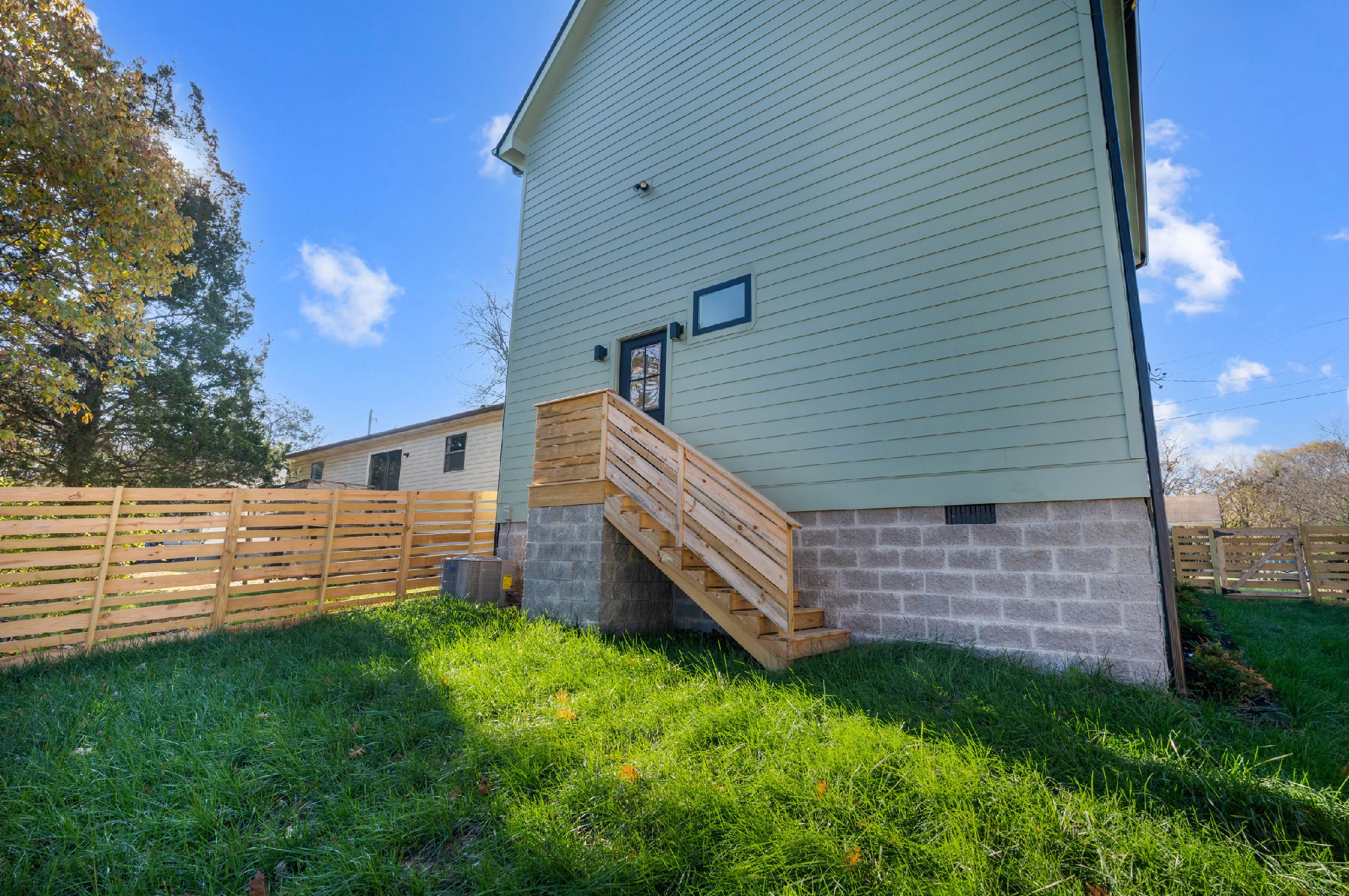 3526 Shady Side Dr