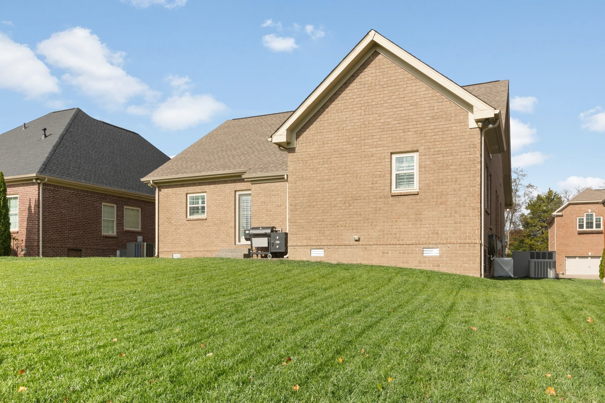 6034 Sanmar Dr