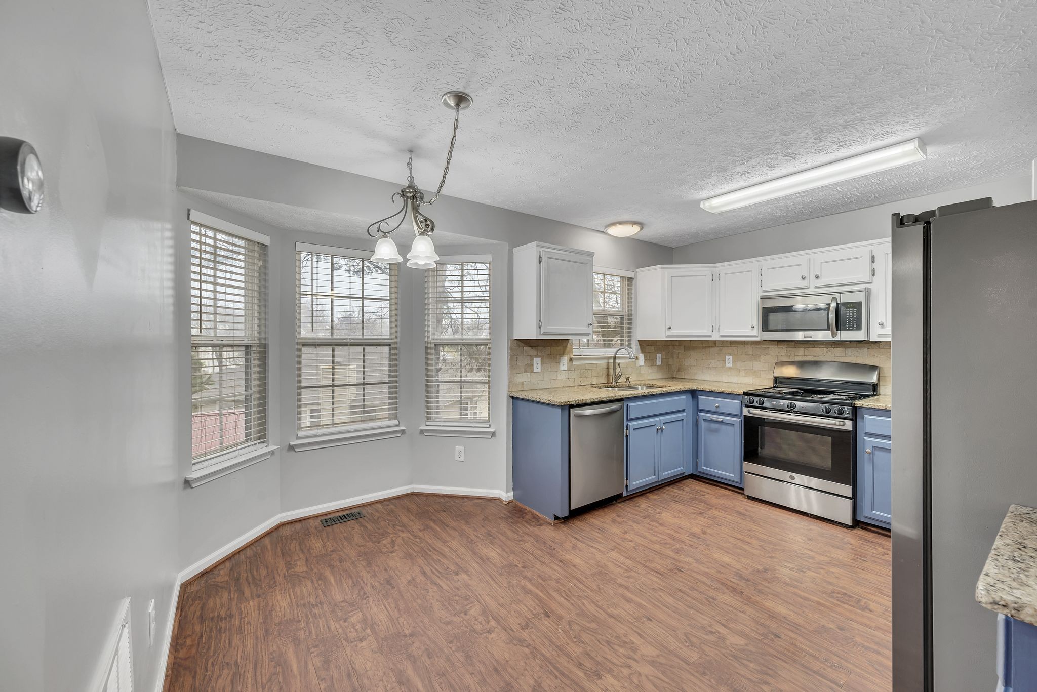 3200 W Yorkshire Ct