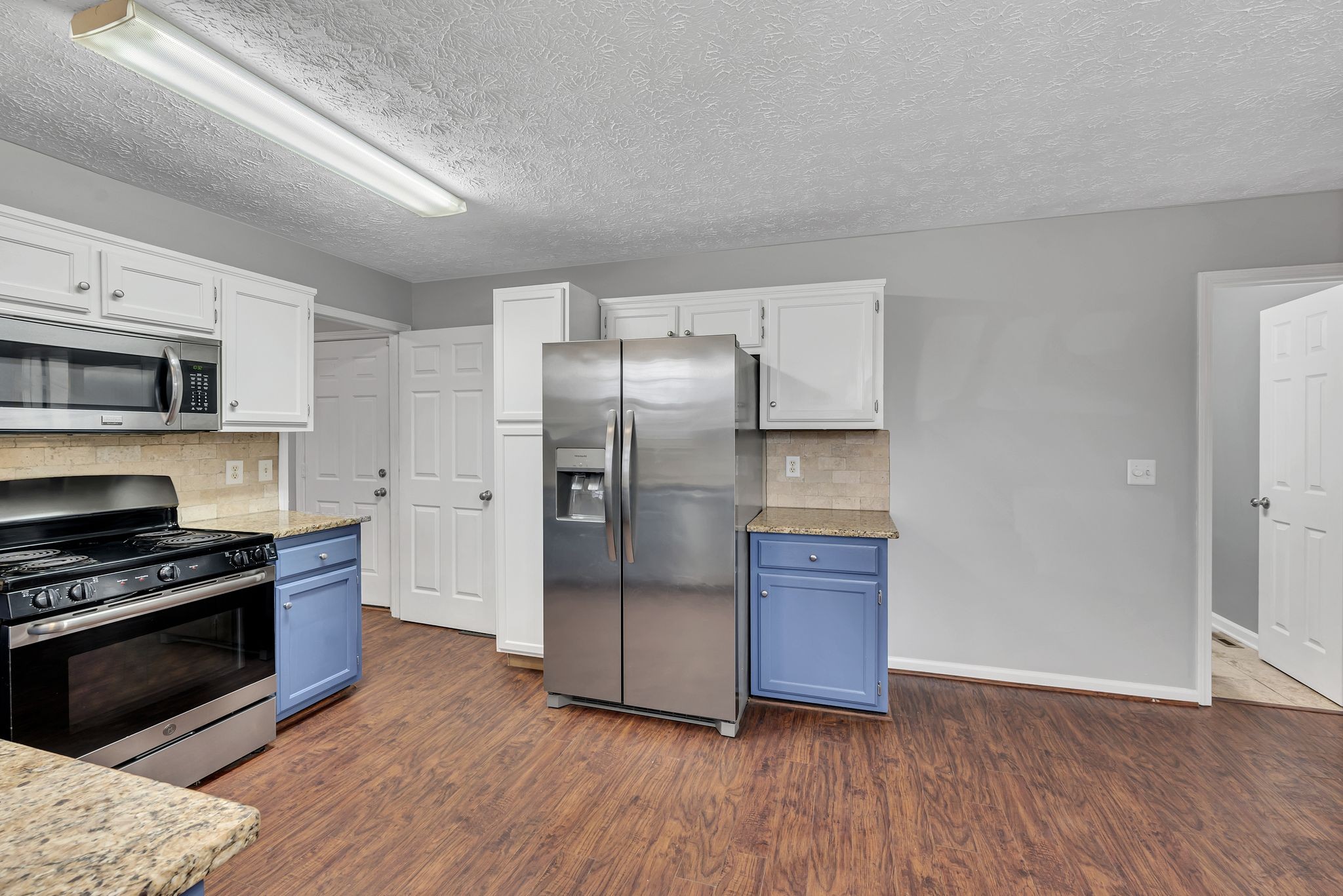 3200 W Yorkshire Ct