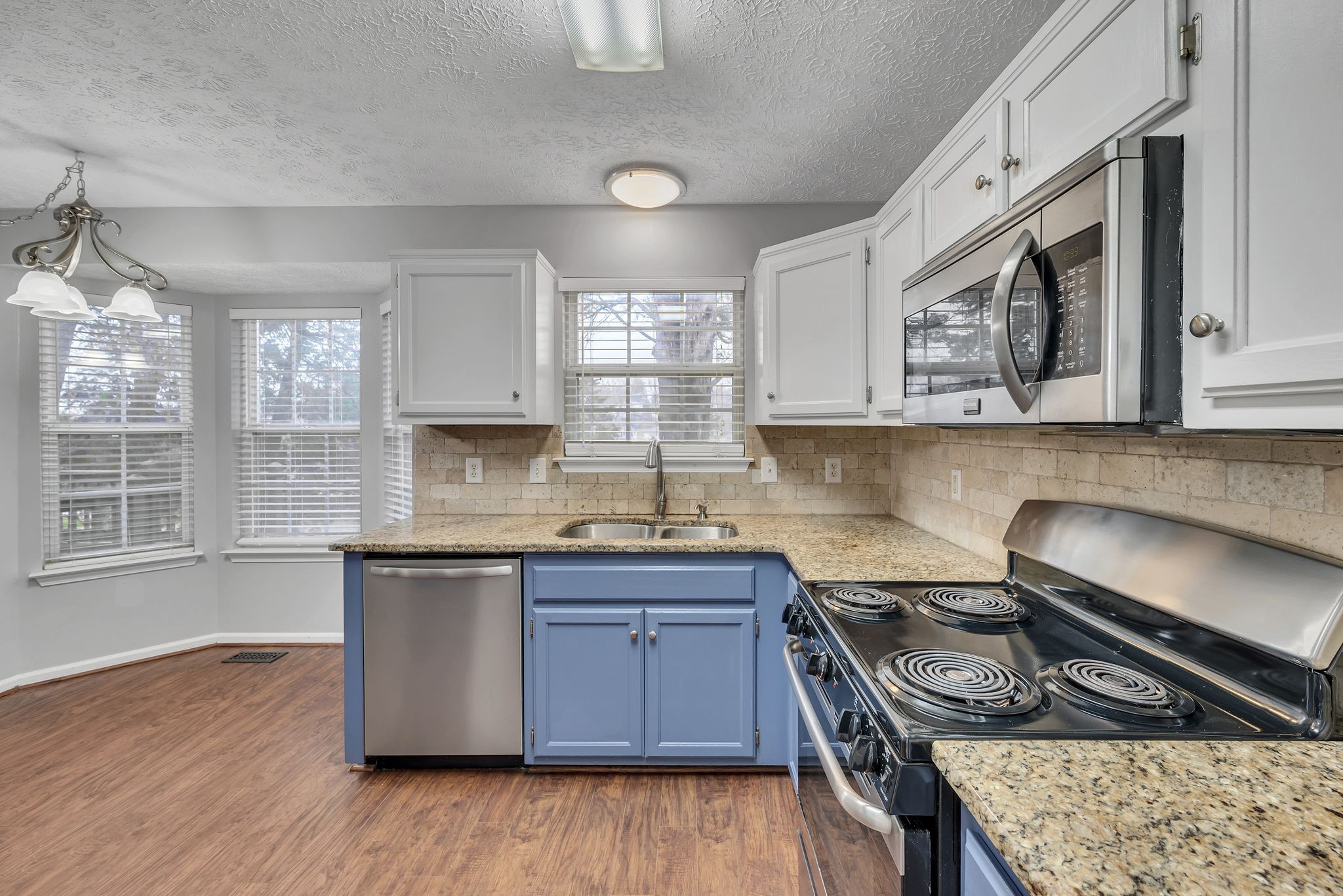 3200 W Yorkshire Ct