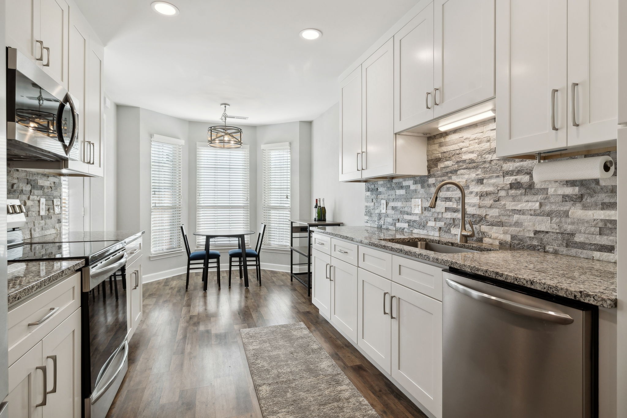 9102 Sawyer Brown Rd