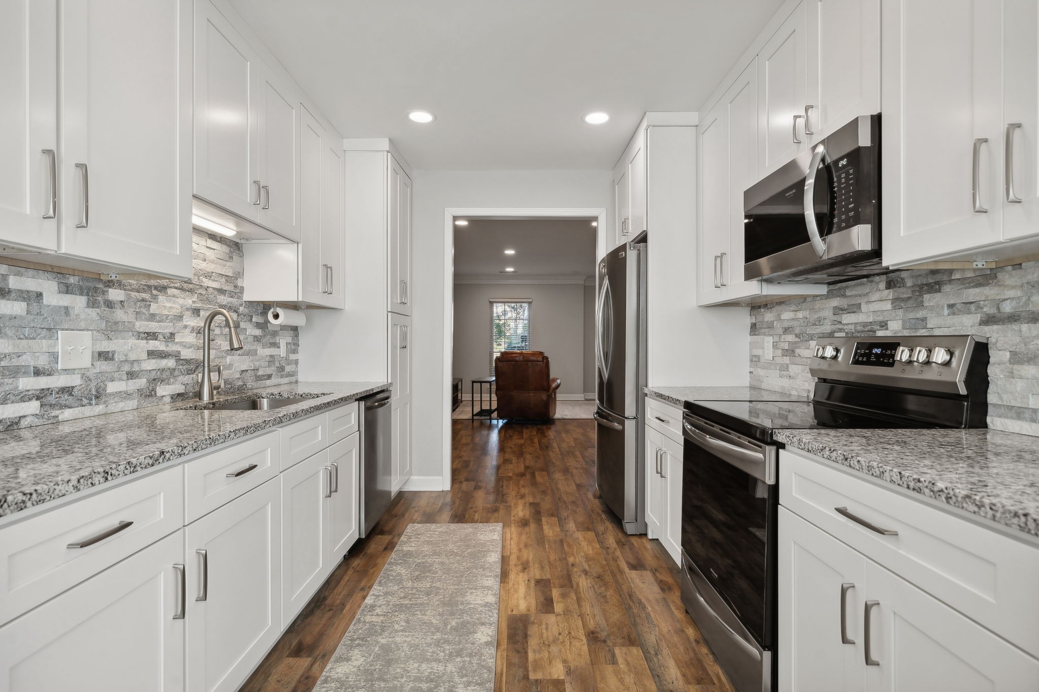 9102 Sawyer Brown Rd