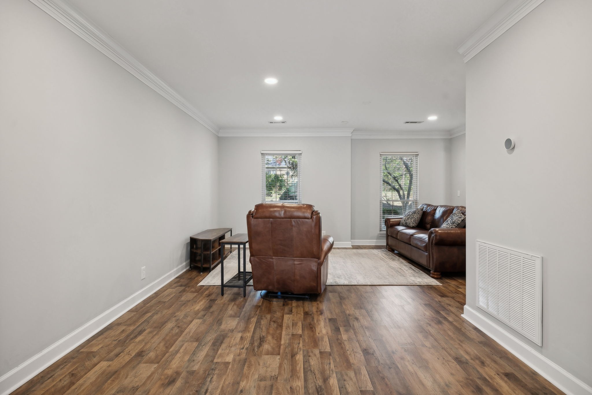 9102 Sawyer Brown Rd