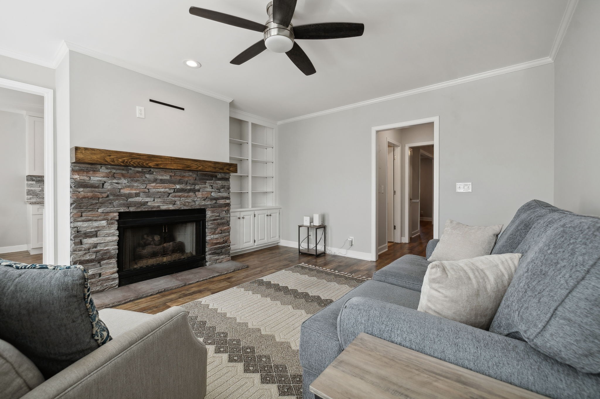9102 Sawyer Brown Rd