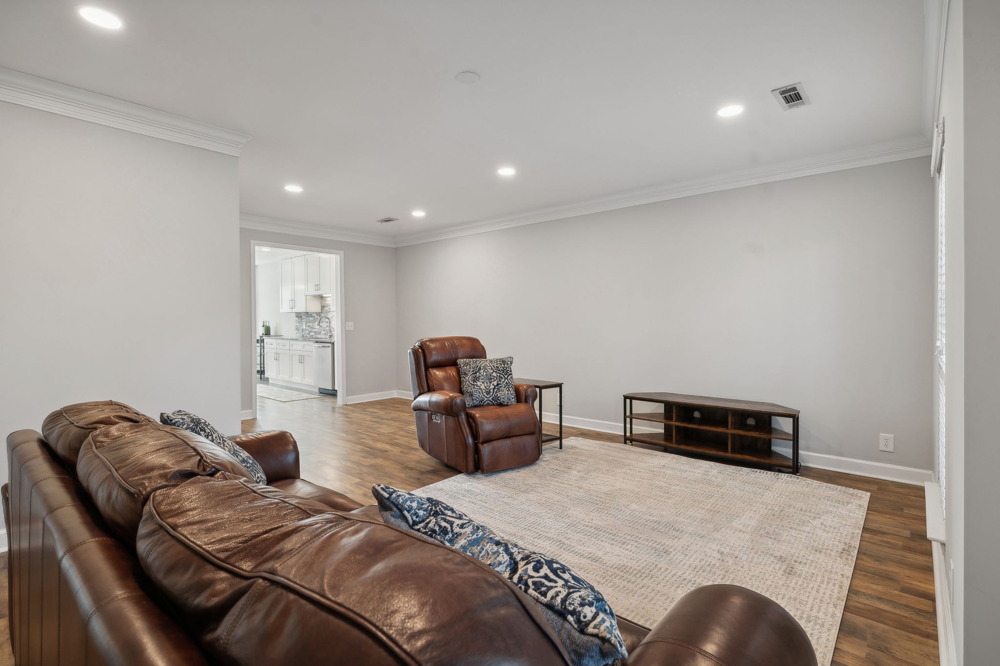 9102 Sawyer Brown Rd