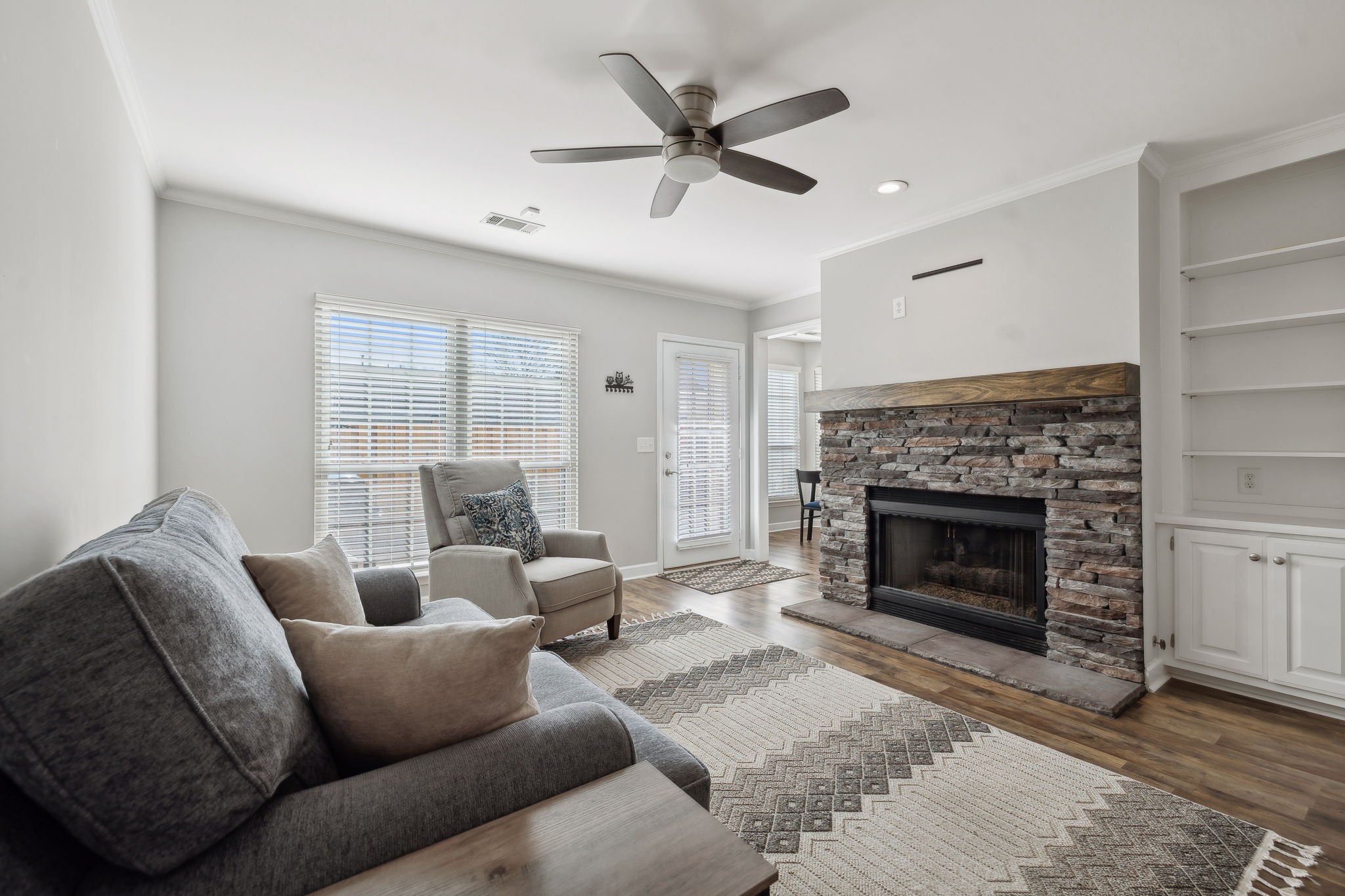 9102 Sawyer Brown Rd