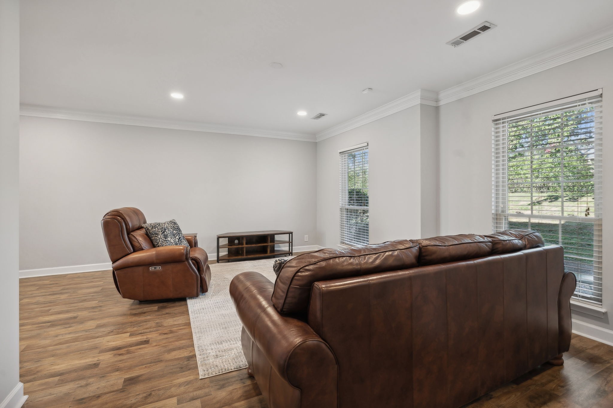 9102 Sawyer Brown Rd