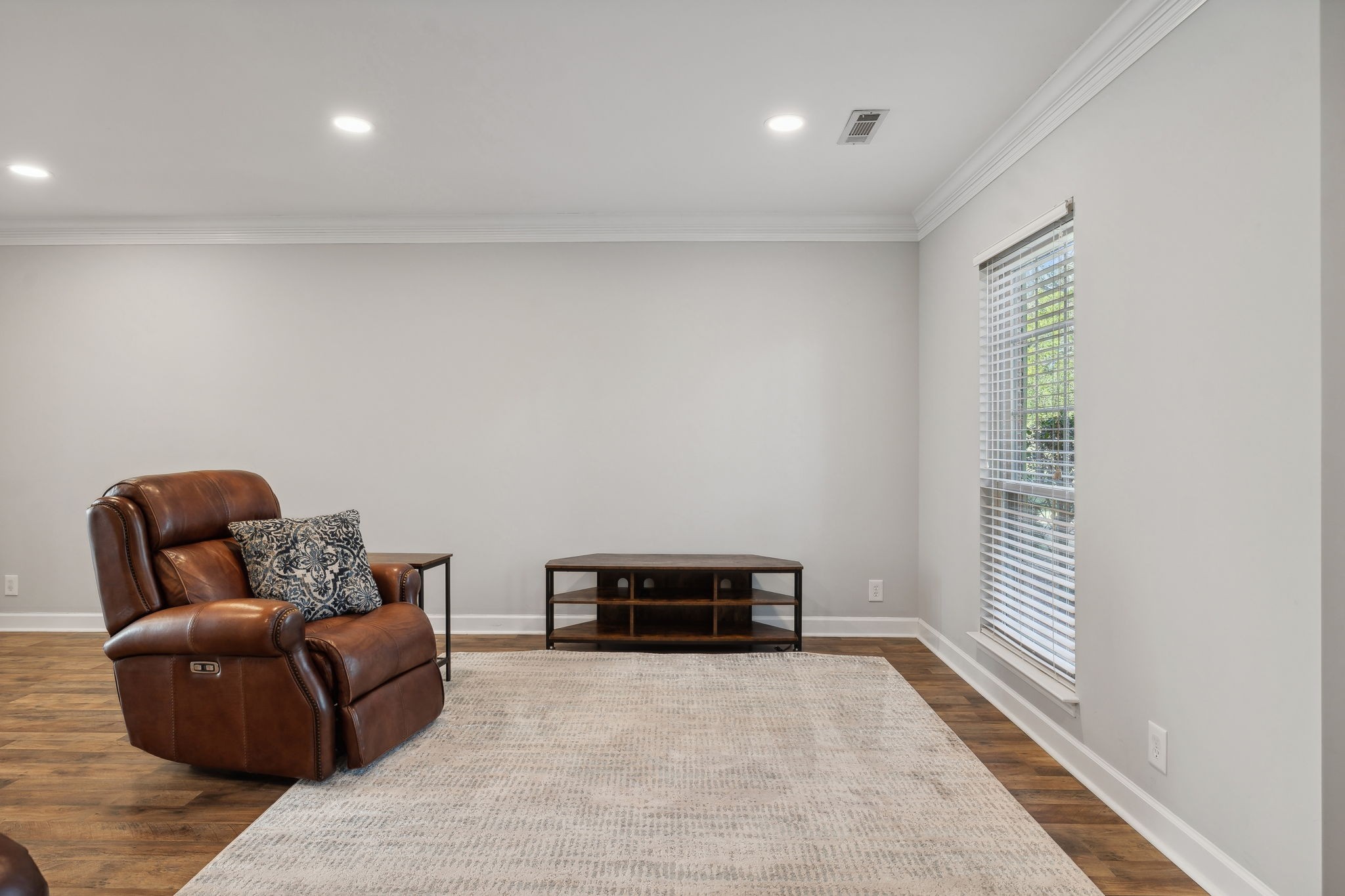 9102 Sawyer Brown Rd