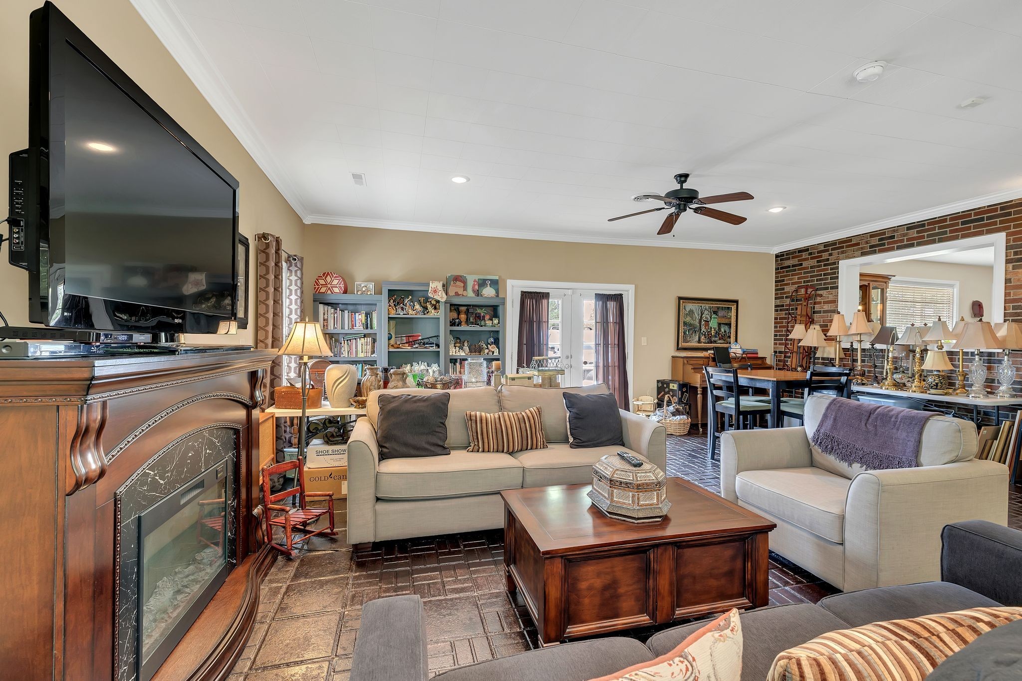 1106 N Washington St