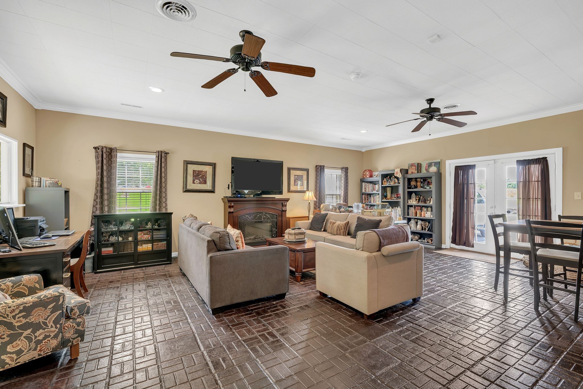 1106 N Washington St