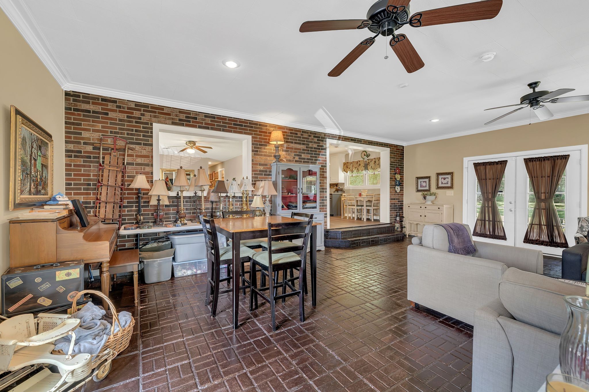 1106 N Washington St