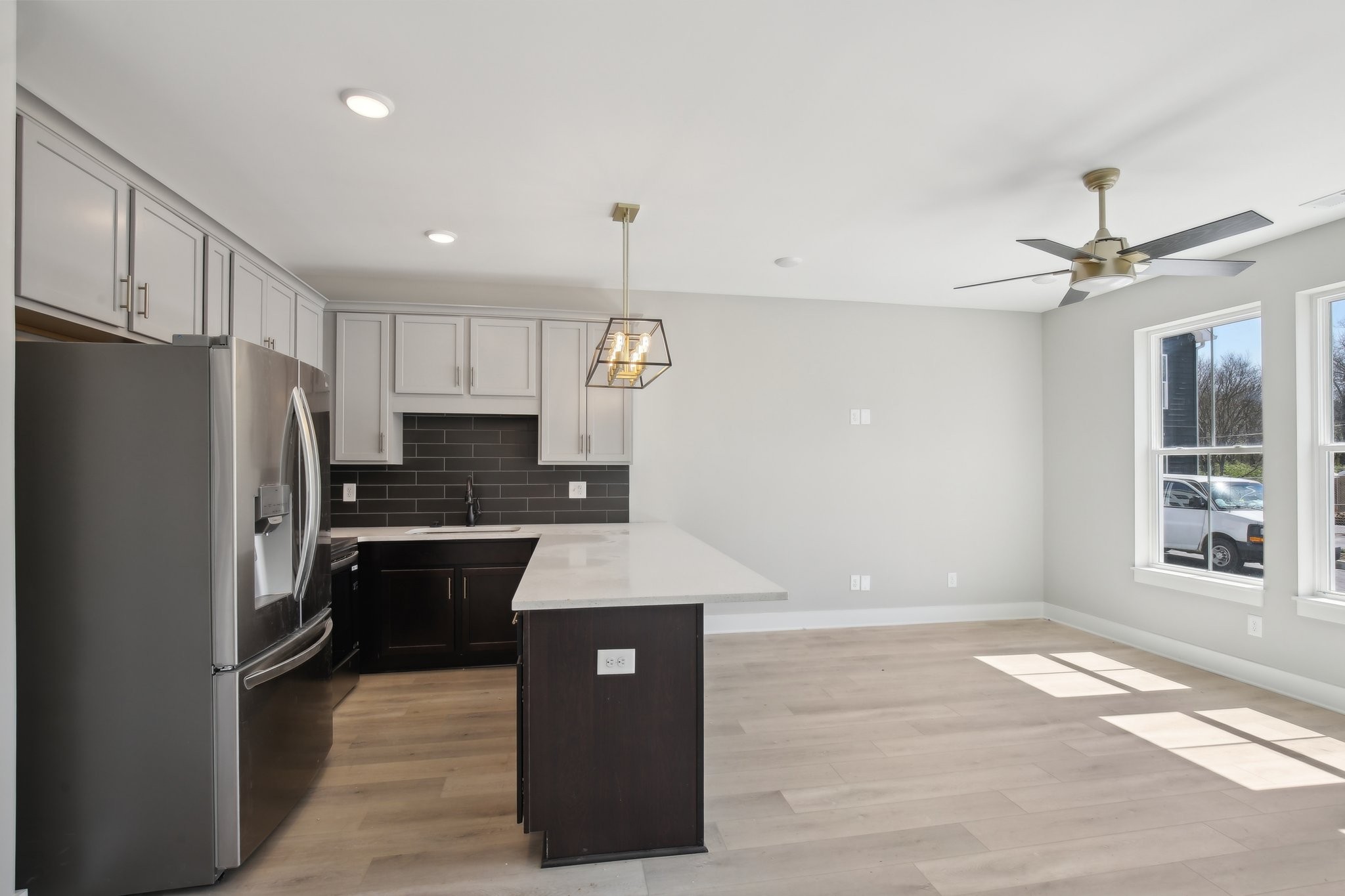 908 Anderson Ln Unit: 4