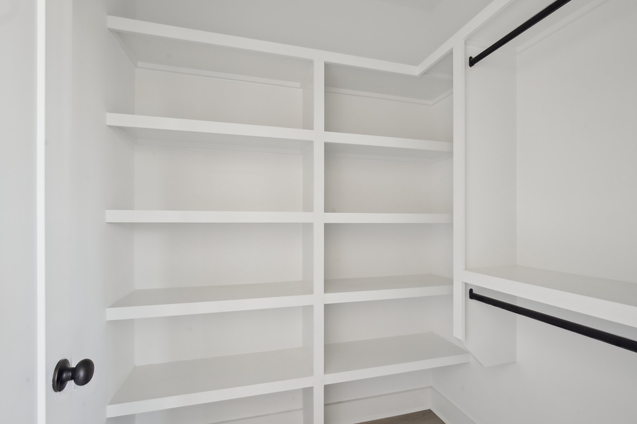 908 Anderson Ln Unit: 6