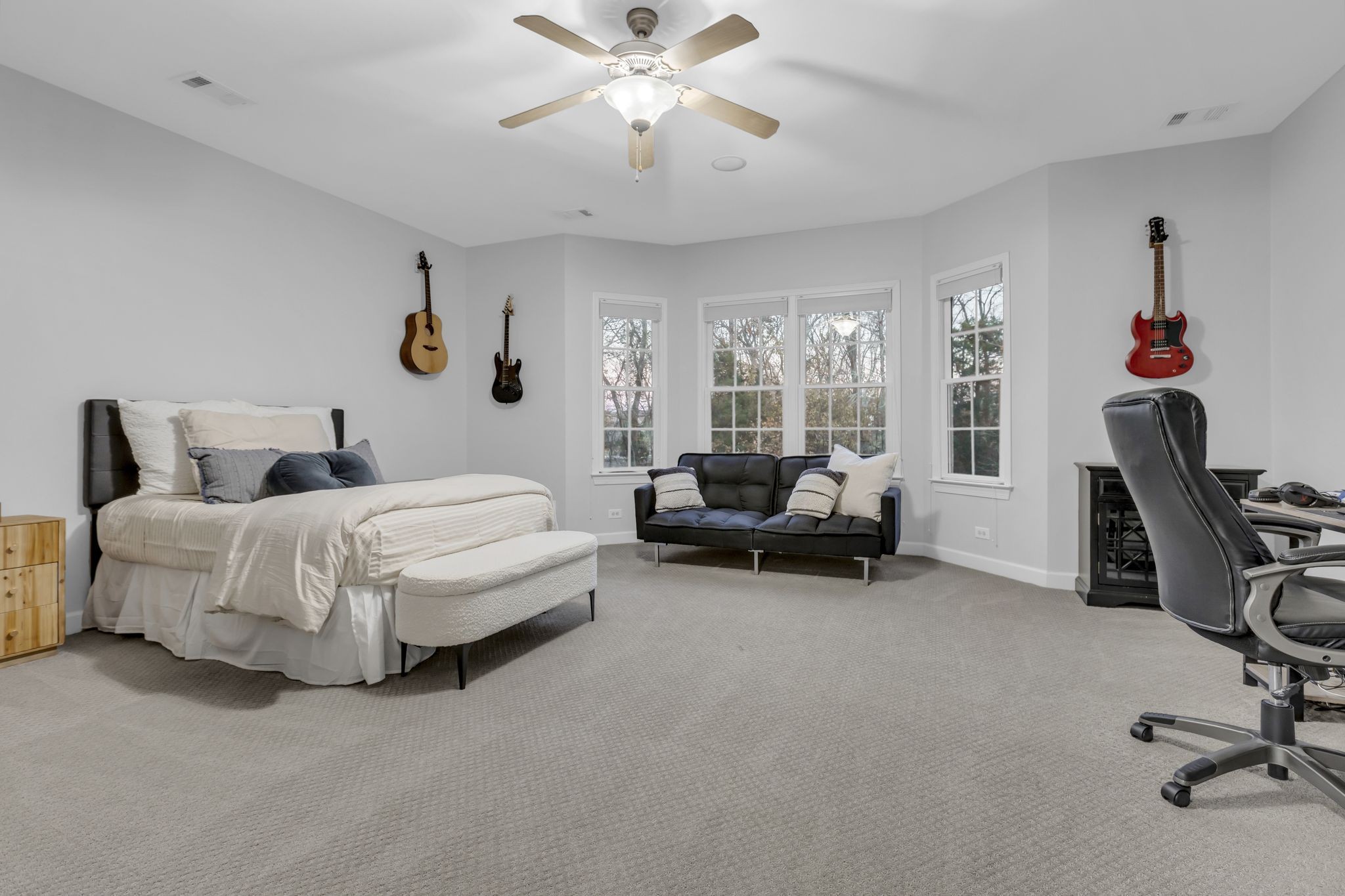 1169 Meadow Bridge Ln