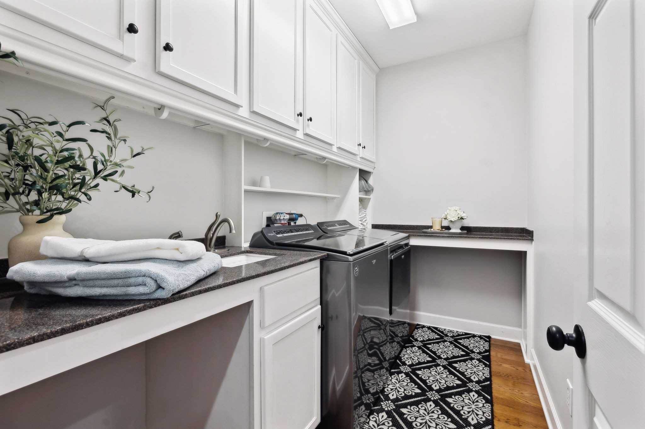 1169 Meadow Bridge Ln