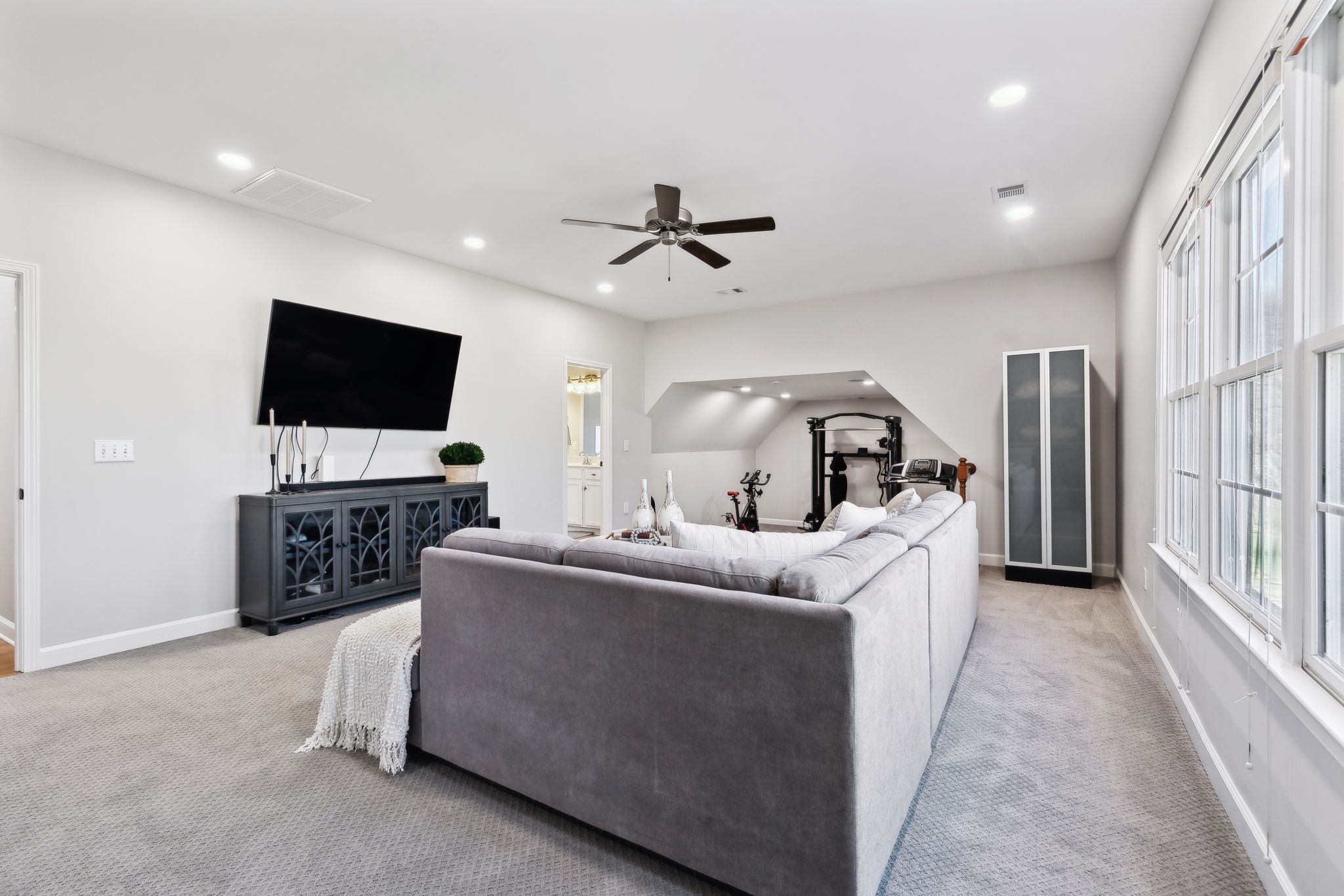 1169 Meadow Bridge Ln