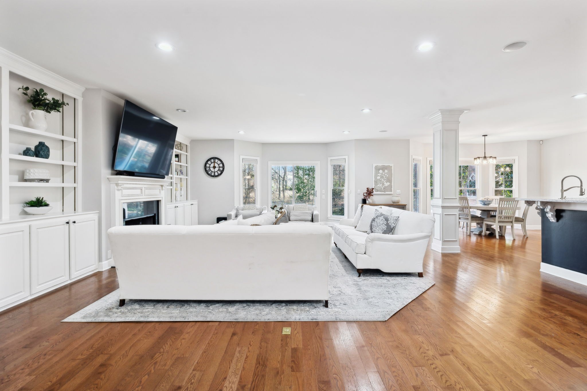 1169 Meadow Bridge Ln