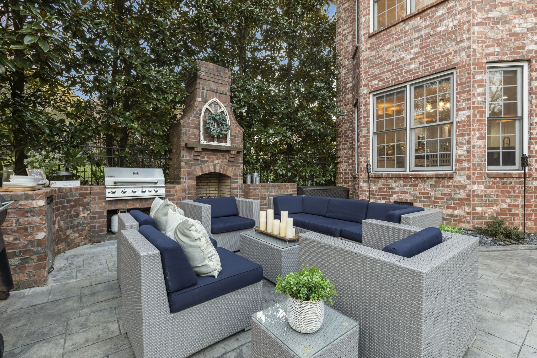 1169 Meadow Bridge Ln