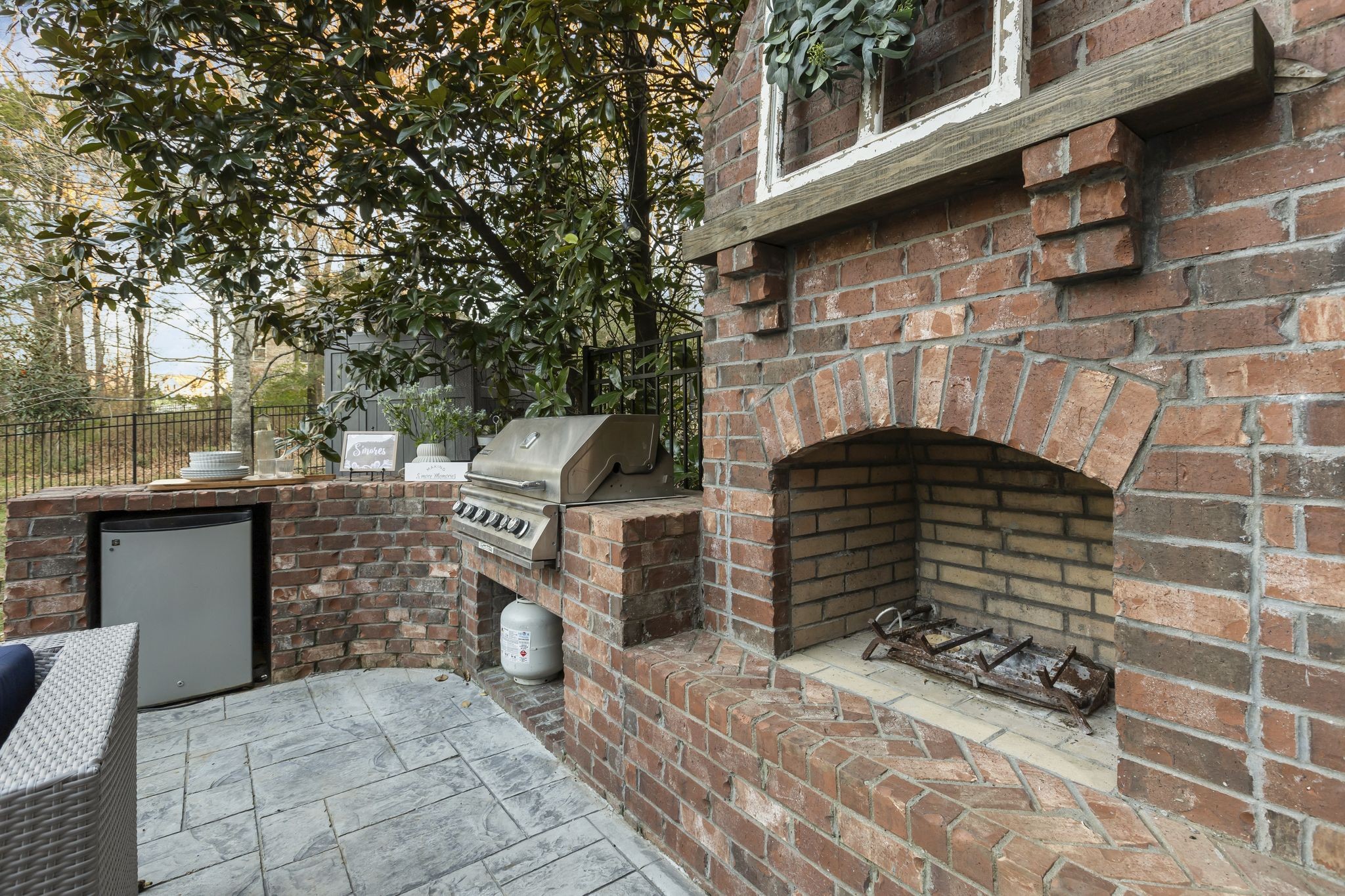 1169 Meadow Bridge Ln