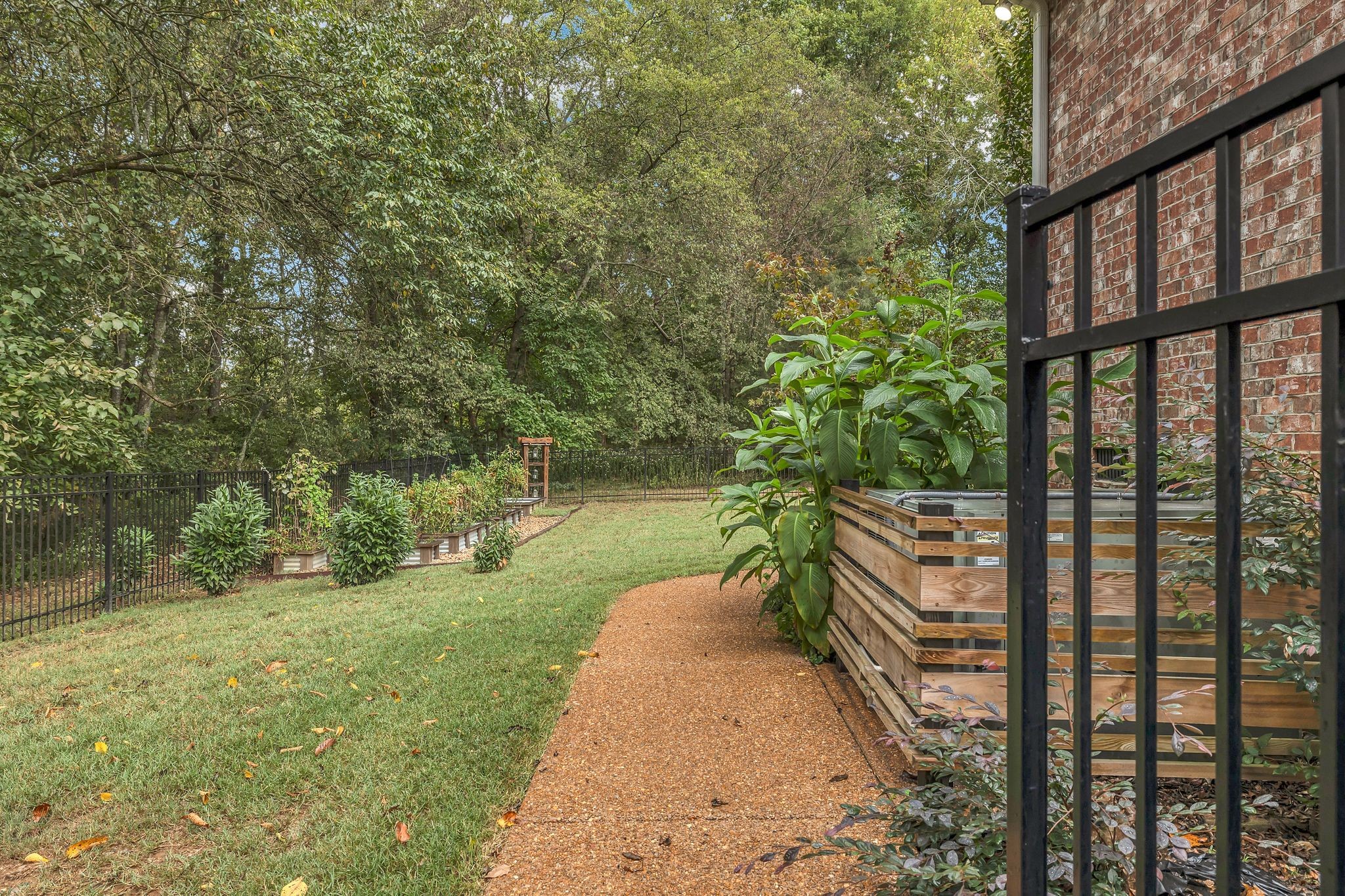 1169 Meadow Bridge Ln