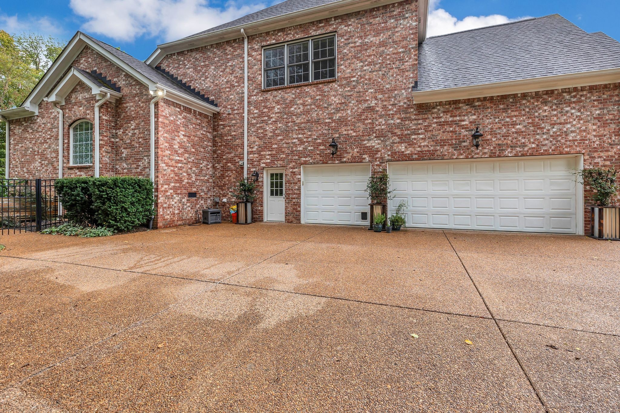 1169 Meadow Bridge Ln