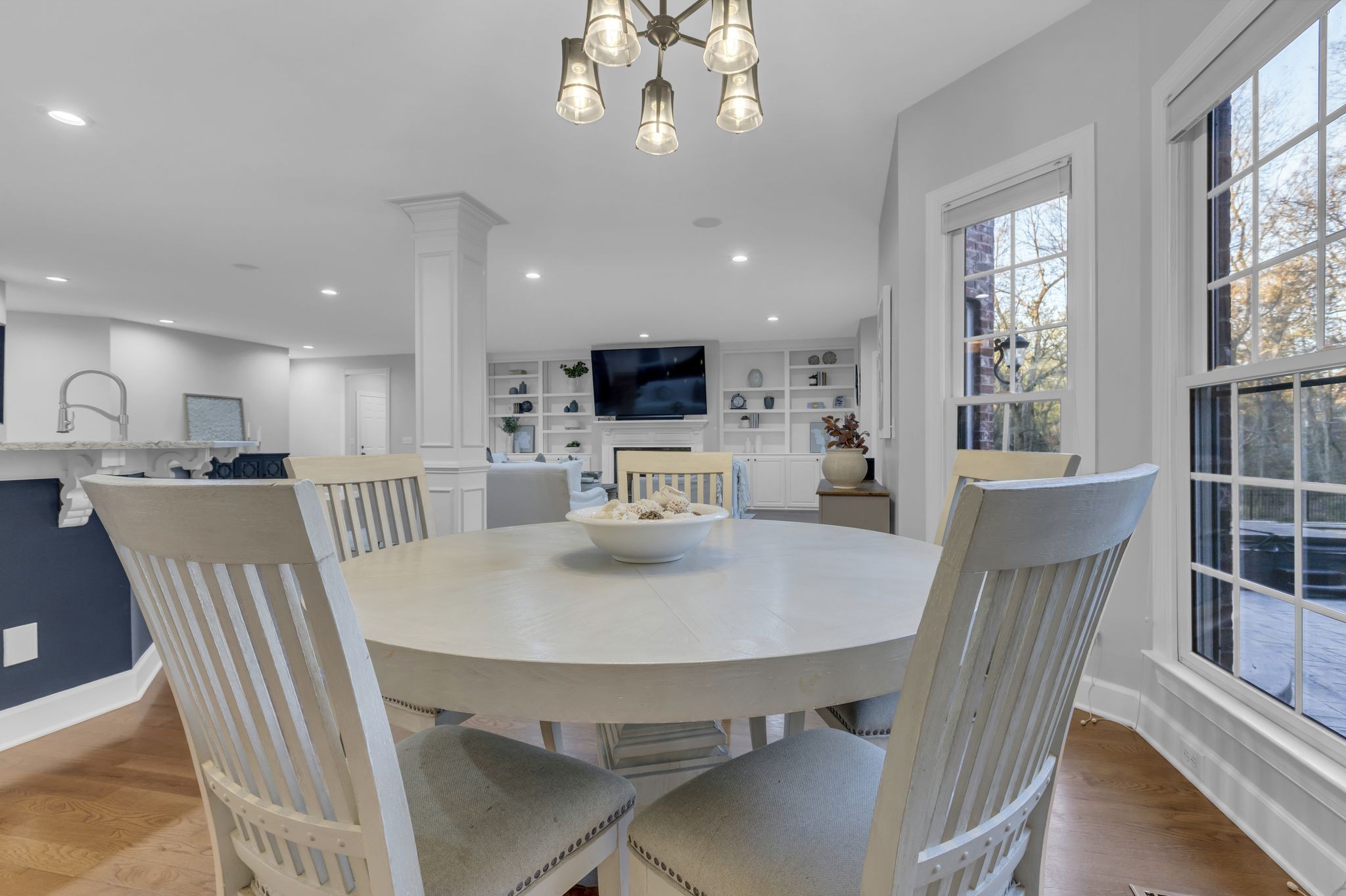 1169 Meadow Bridge Ln