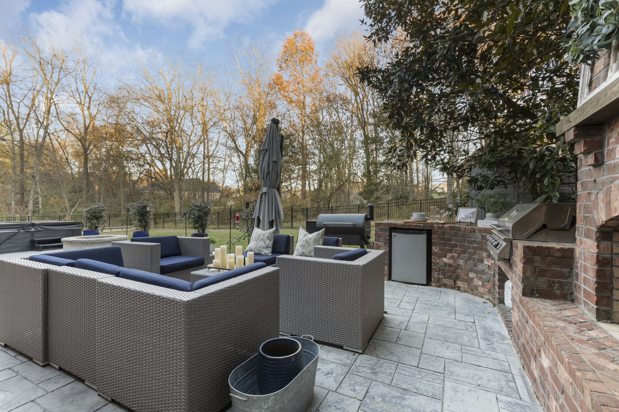 1169 Meadow Bridge Ln