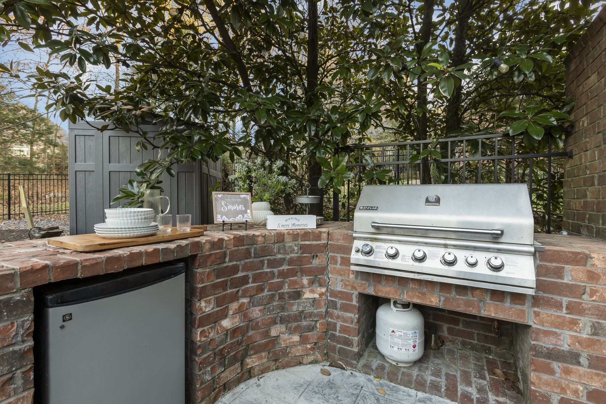 1169 Meadow Bridge Ln