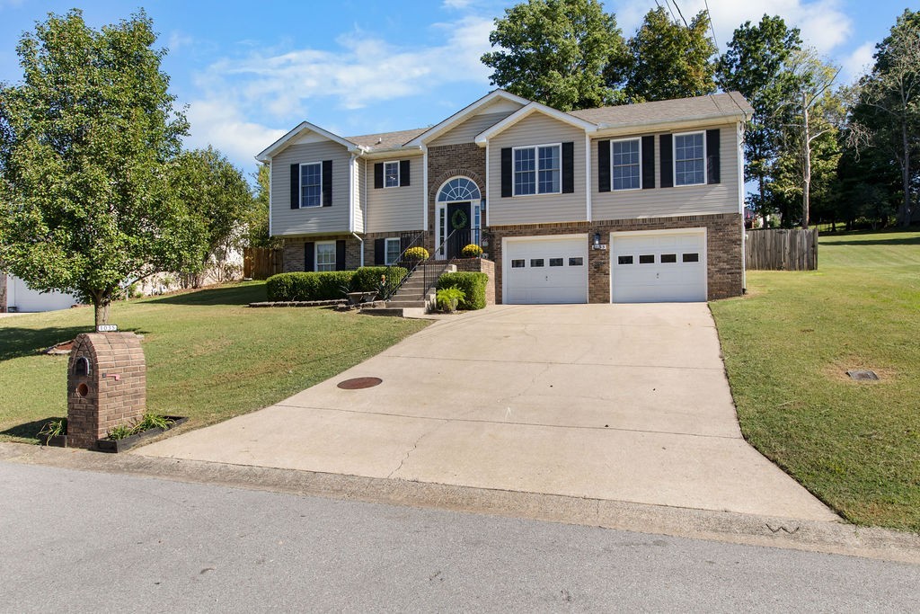 1035 Hedge Apple Dr