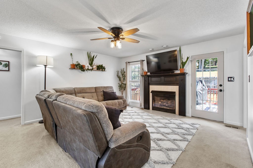 1035 Hedge Apple Dr