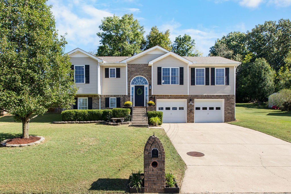 1035 Hedge Apple Dr