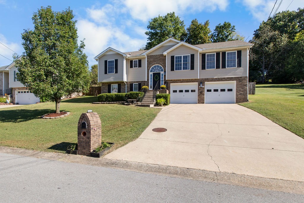 1035 Hedge Apple Dr