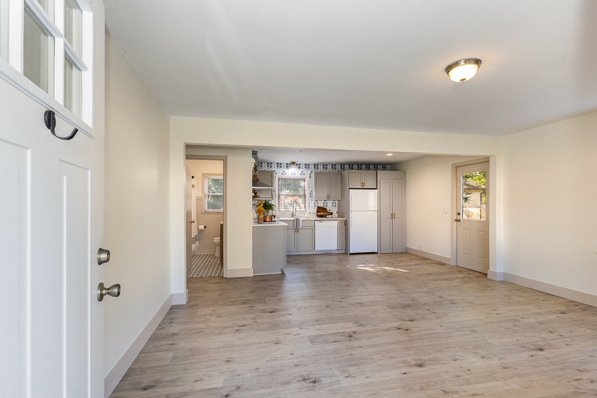 605 East St