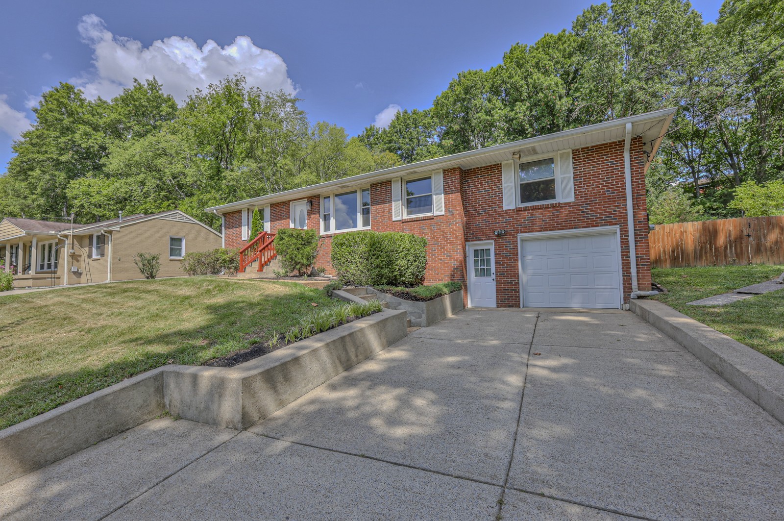 4803 Milner Dr