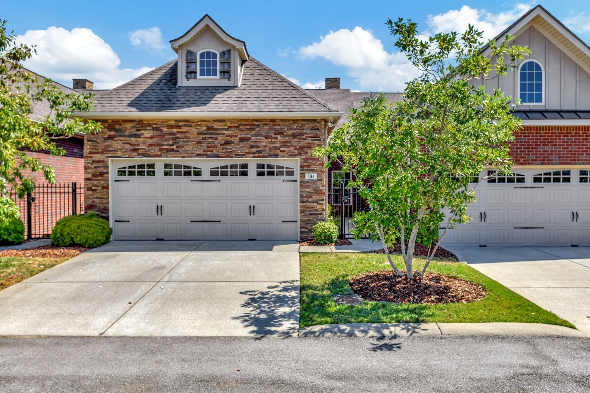 204 Siegert Pl