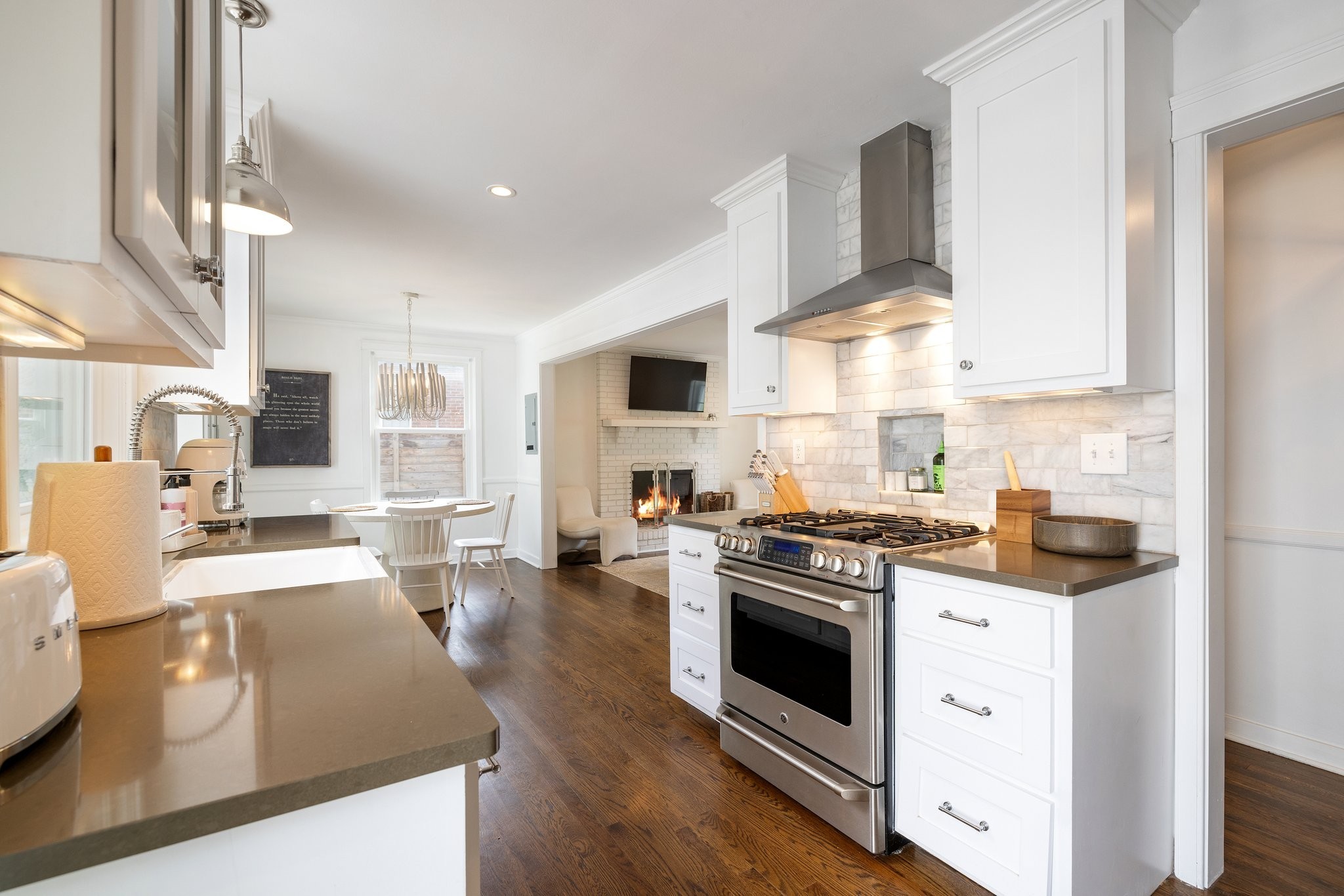 1112 Brookmeade Dr