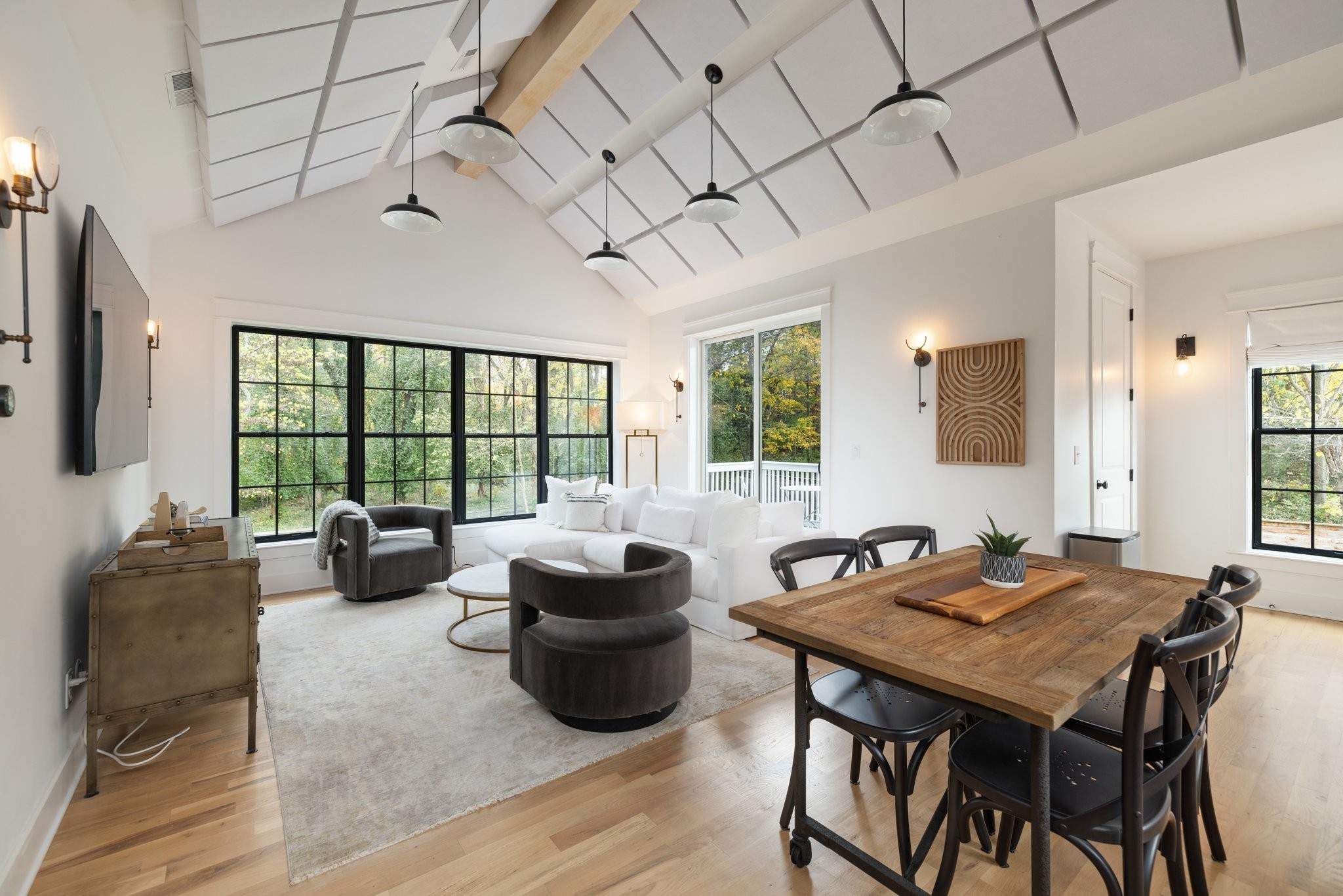 1112 Brookmeade Dr