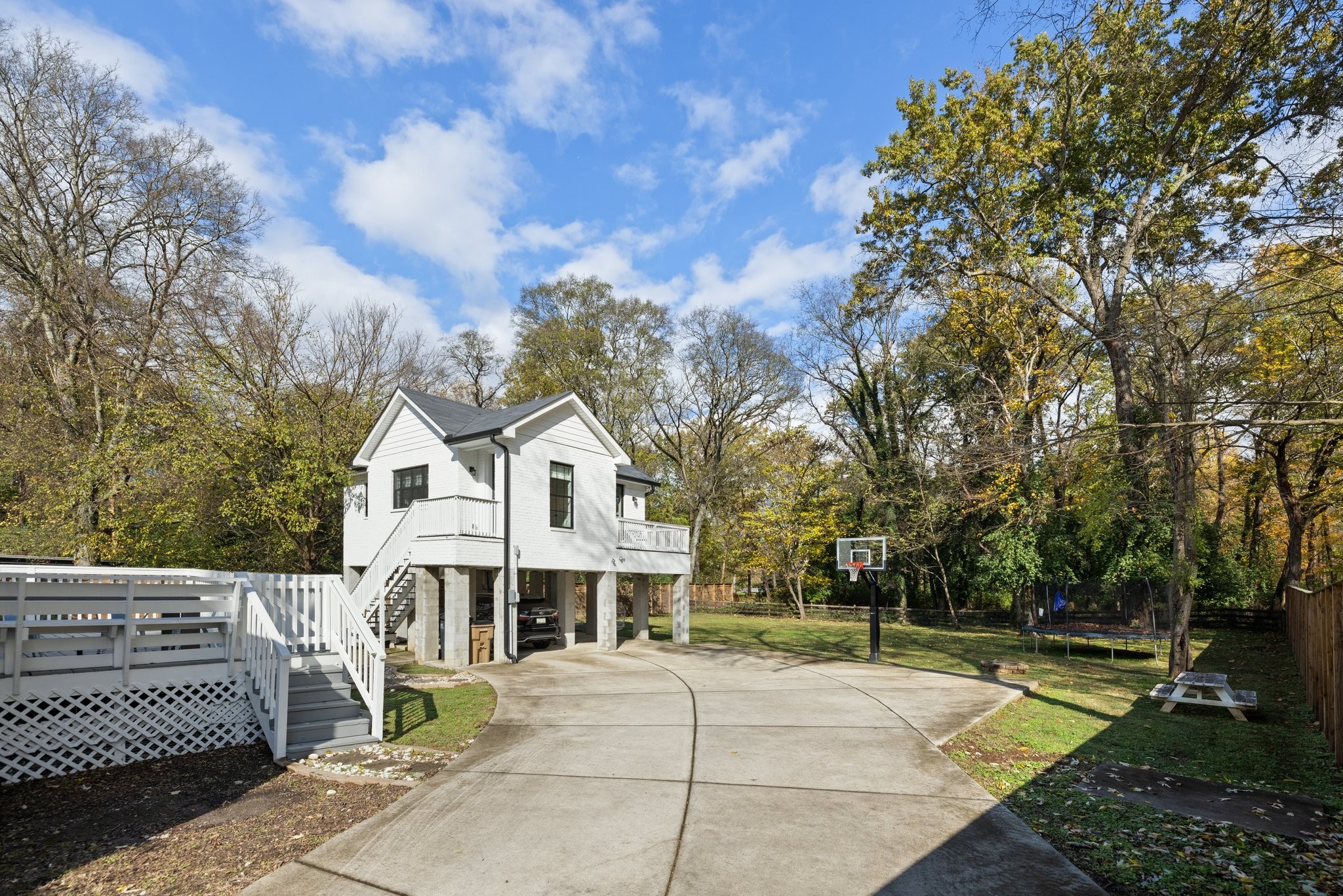 1112 Brookmeade Dr