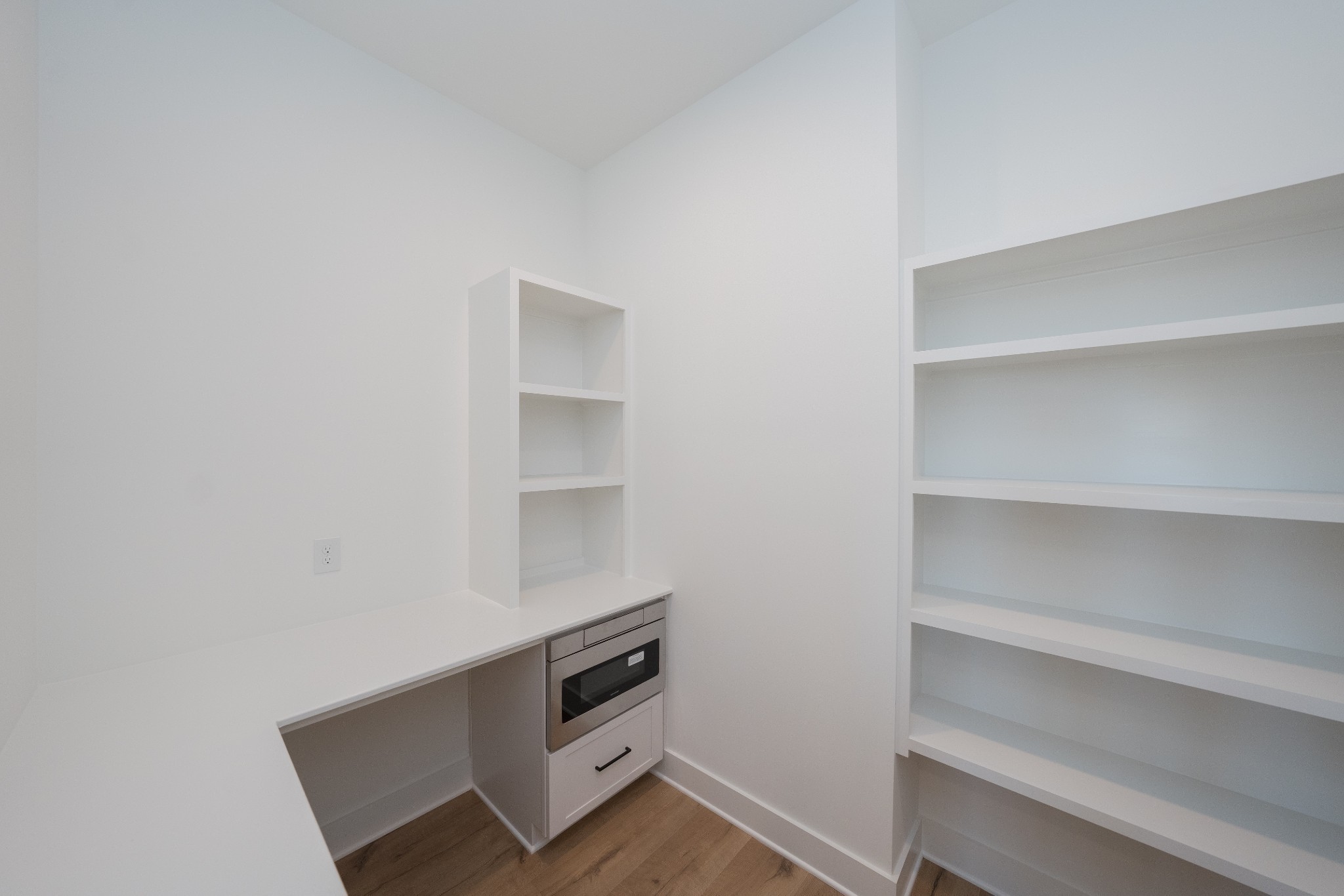 5751 Willoughby Way