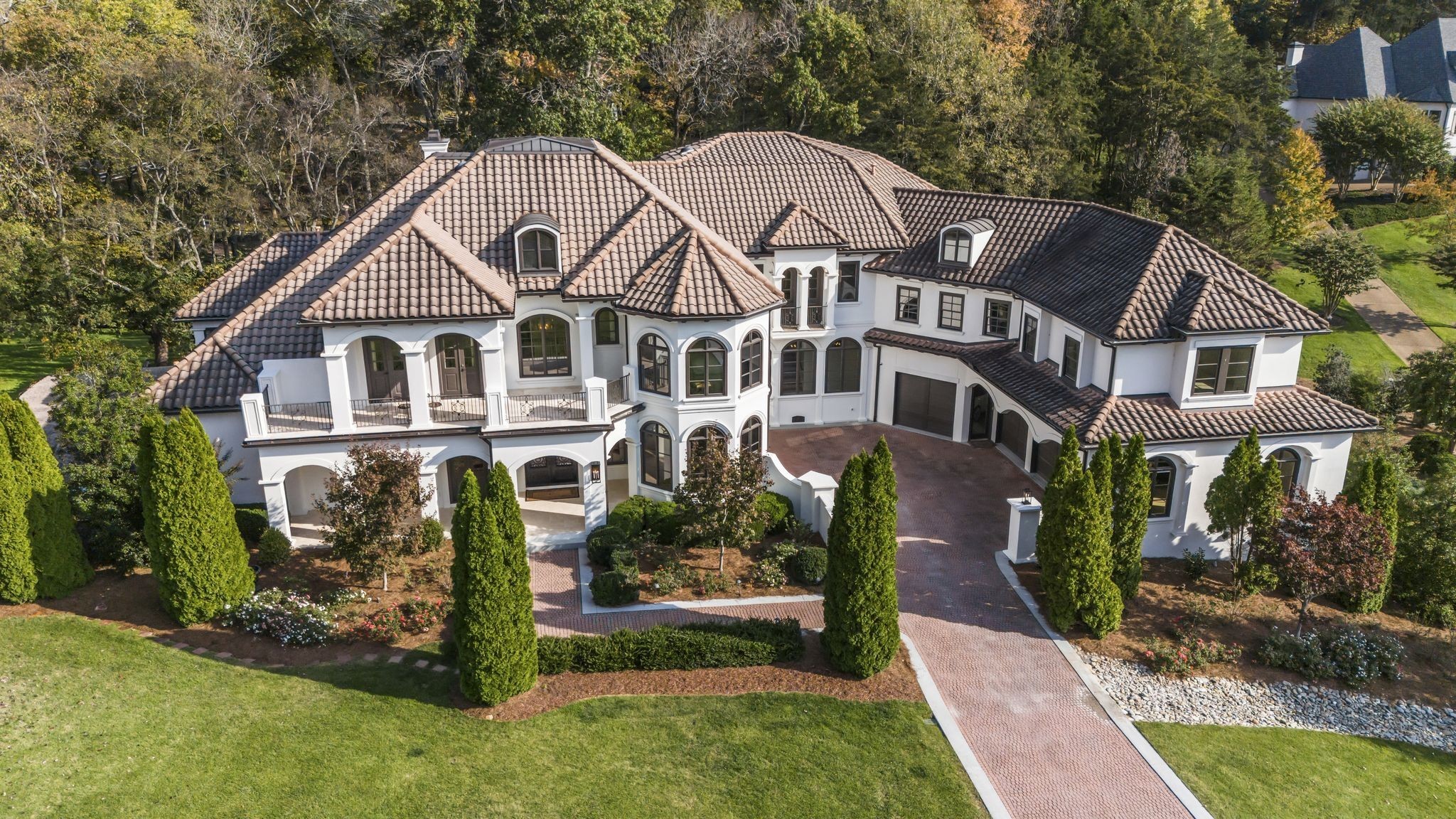 336 White Swans Crossing