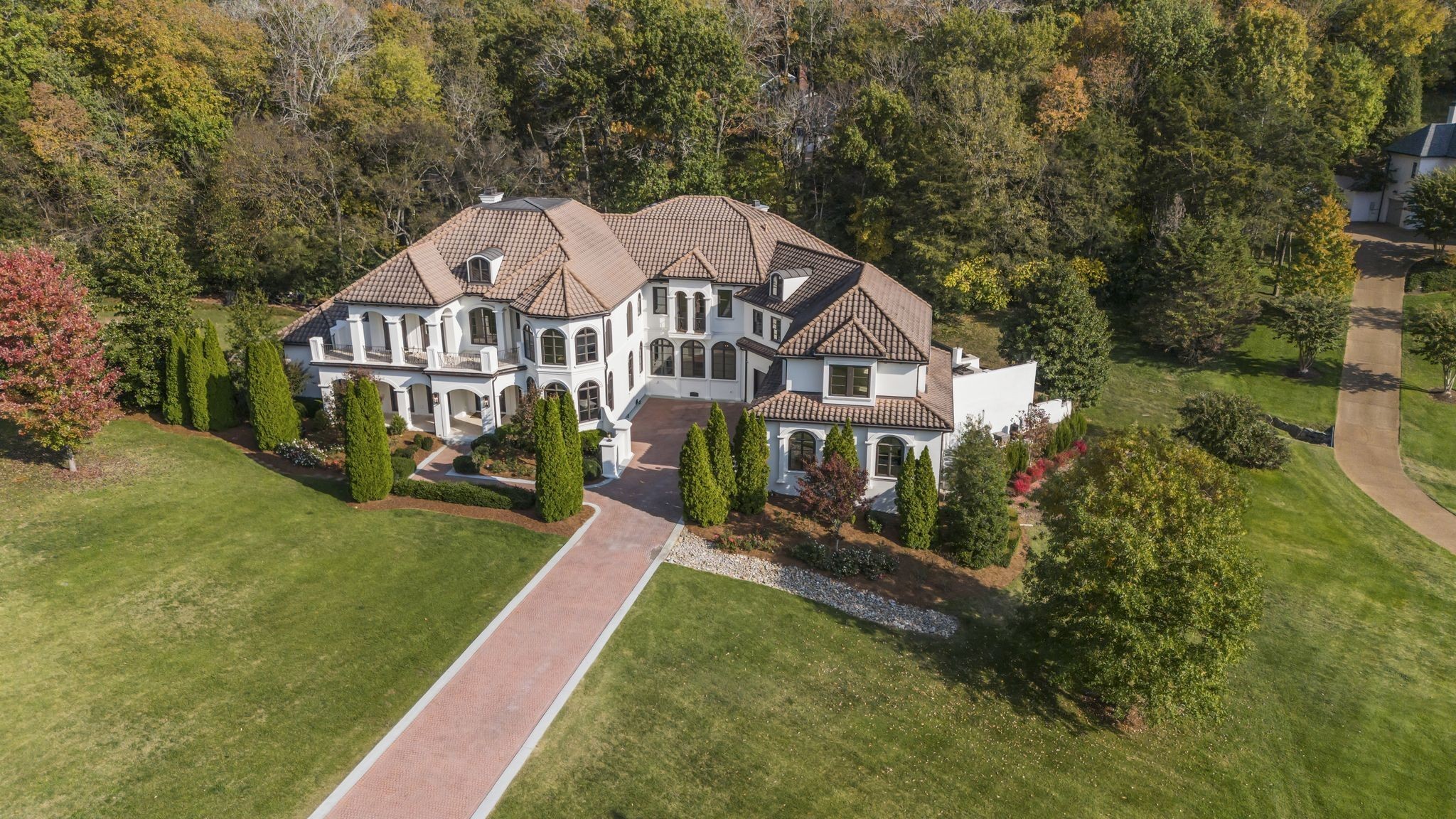 336 White Swans Crossing