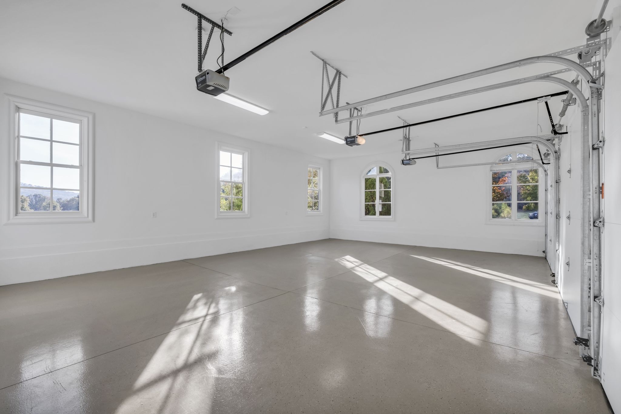 336 White Swans Crossing