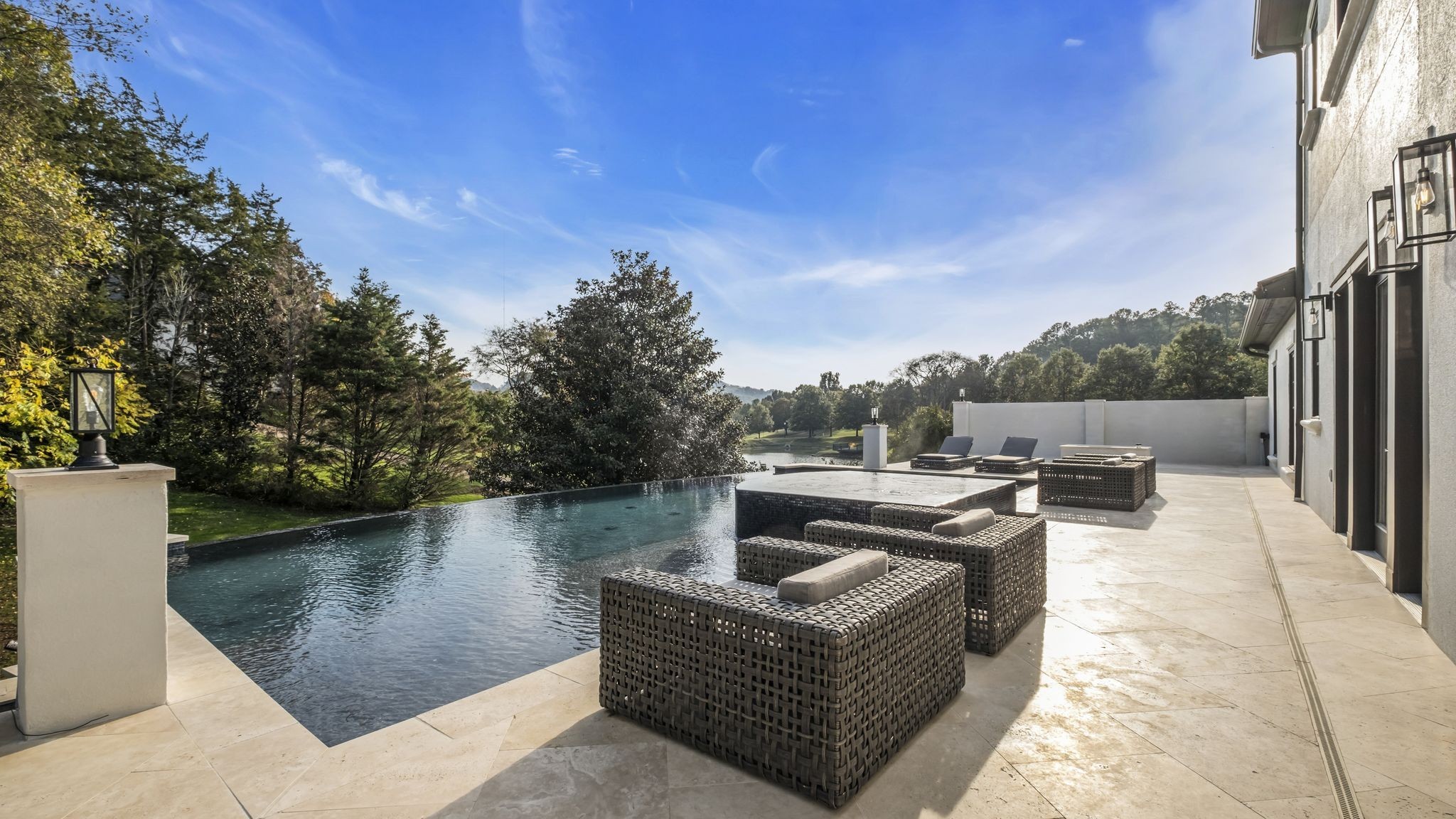 336 White Swans Crossing