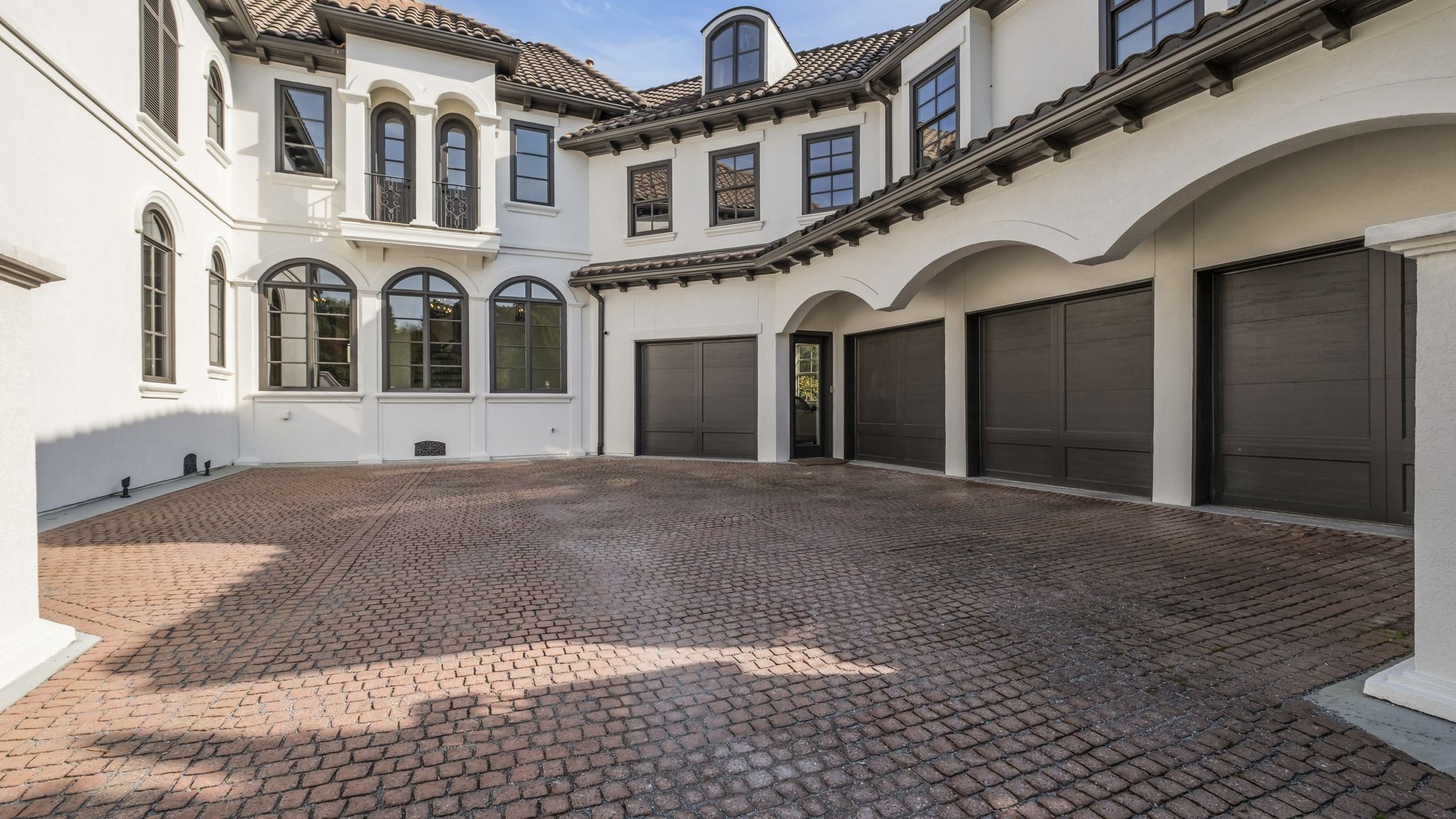 336 White Swans Crossing