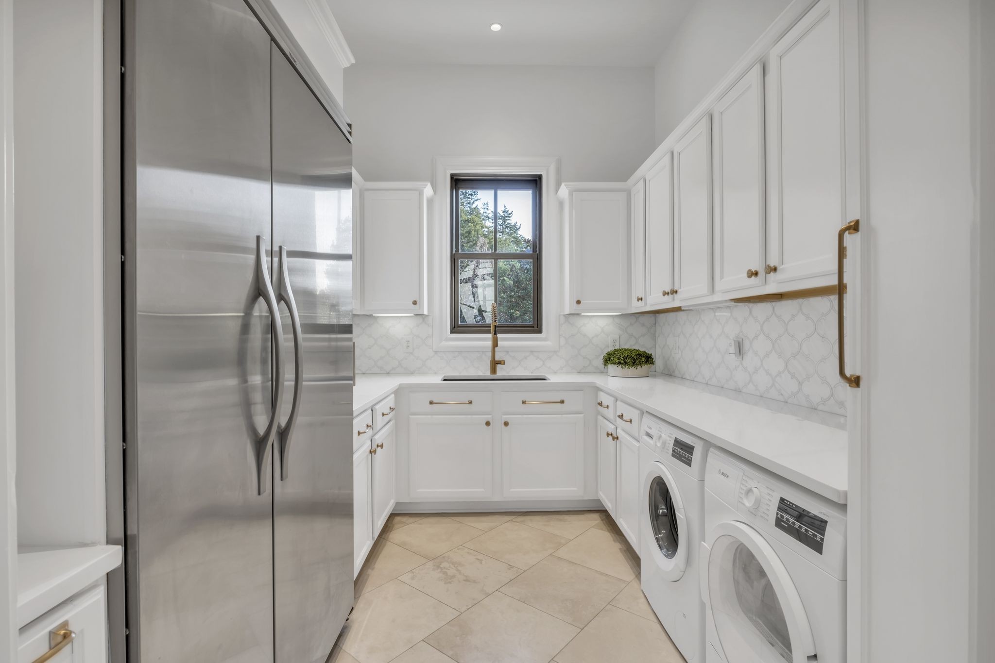 336 White Swans Crossing