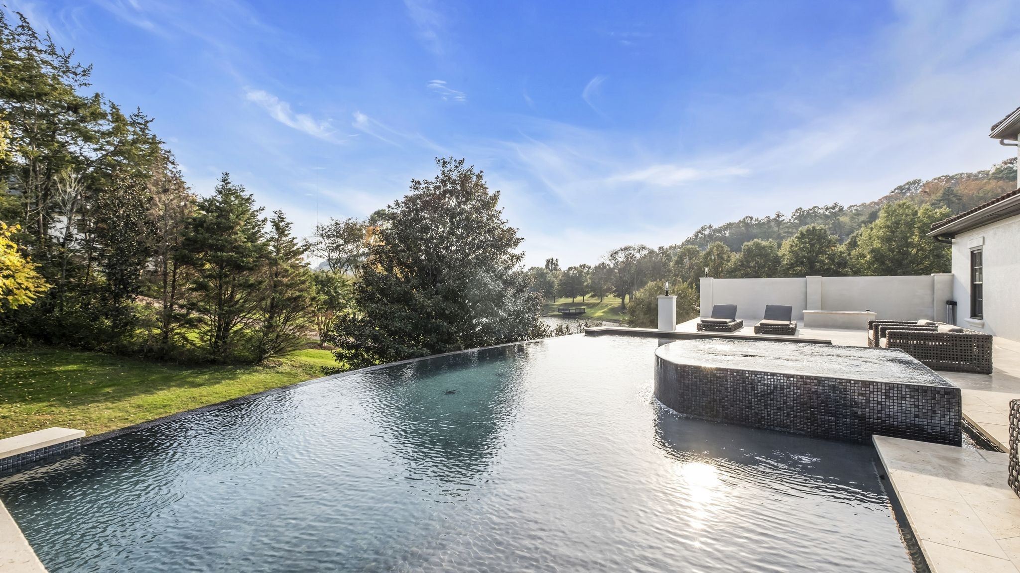 336 White Swans Crossing