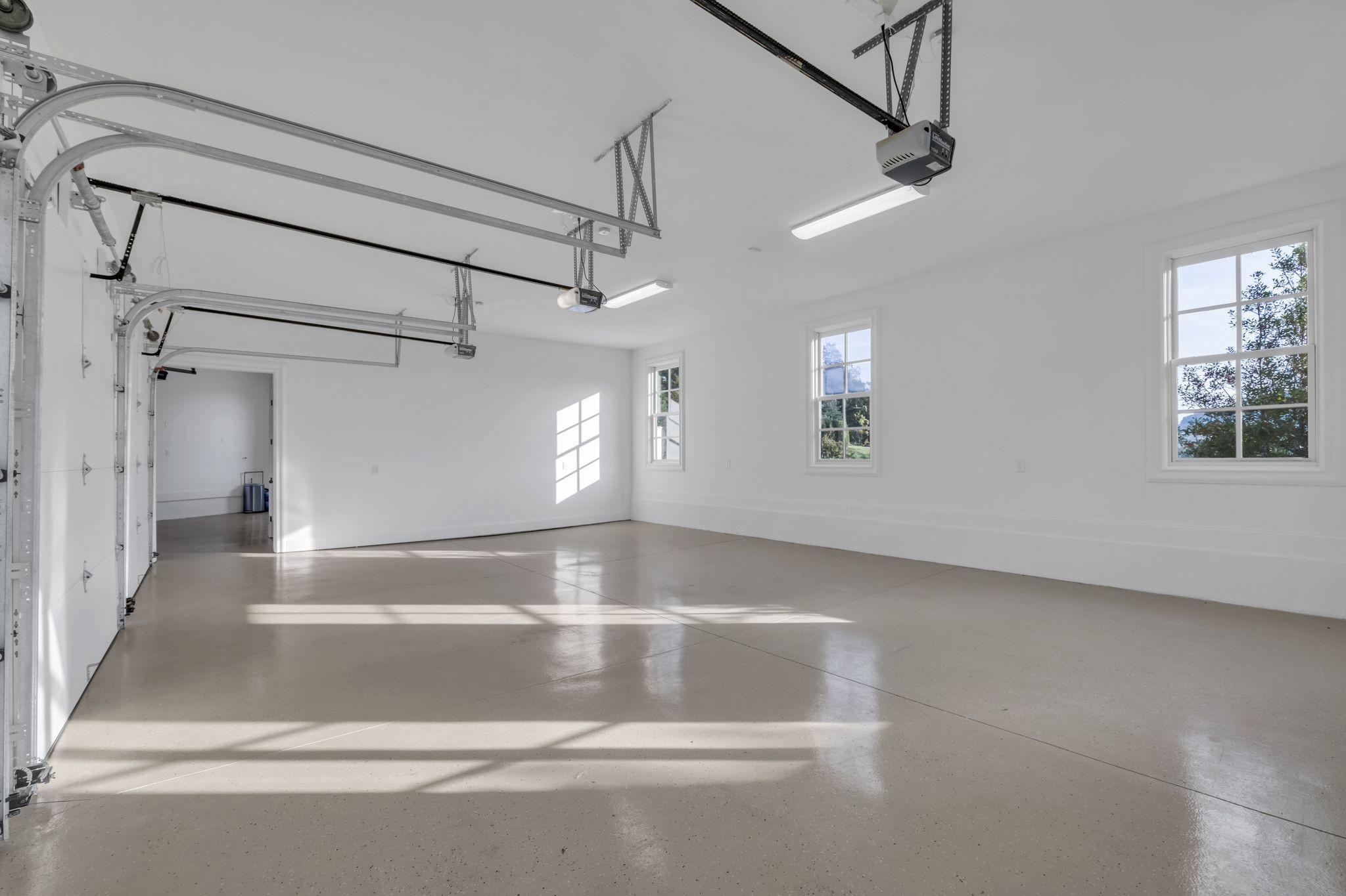 336 White Swans Crossing