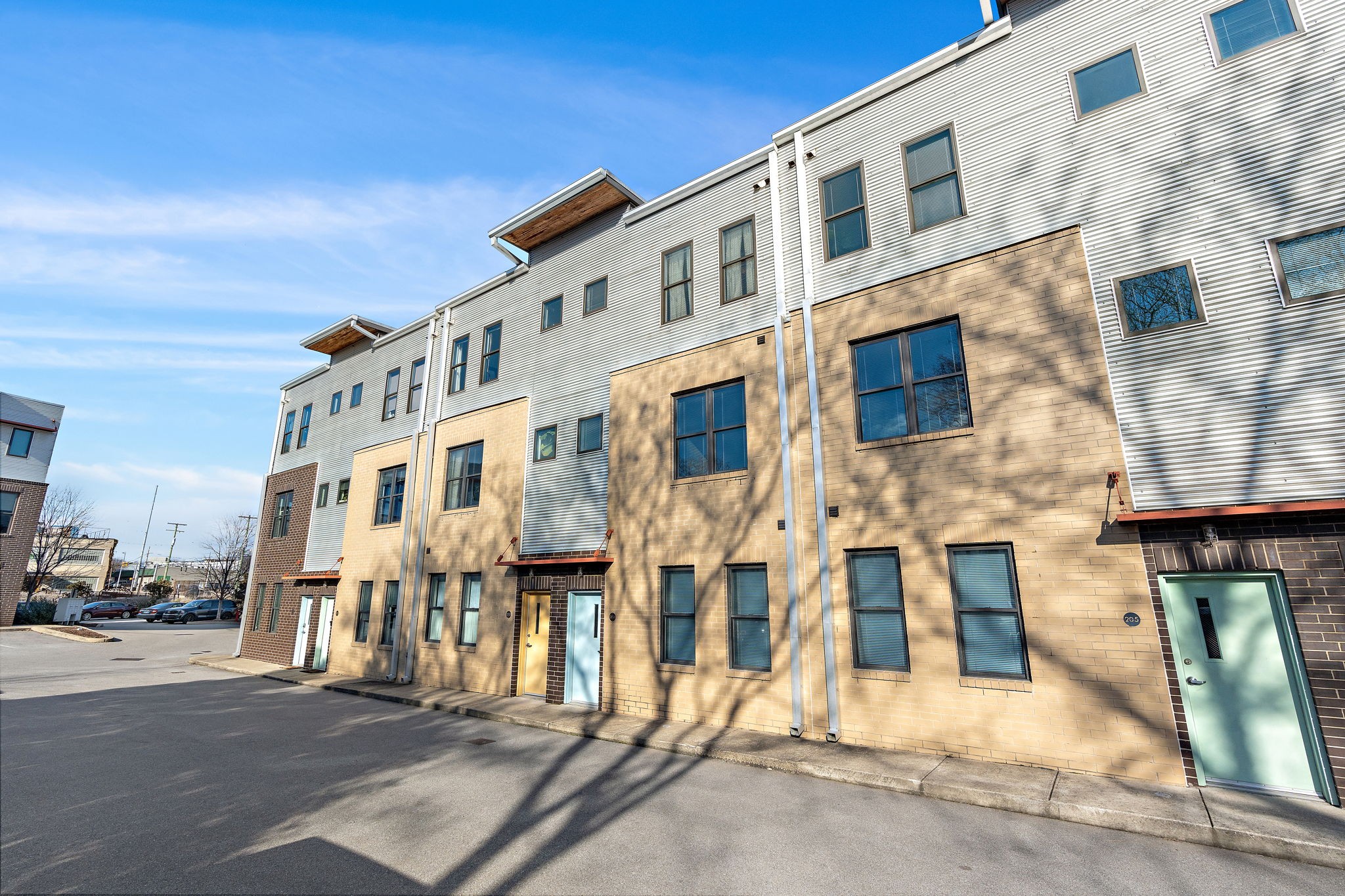 1225 4th Ave, S Unit: 204