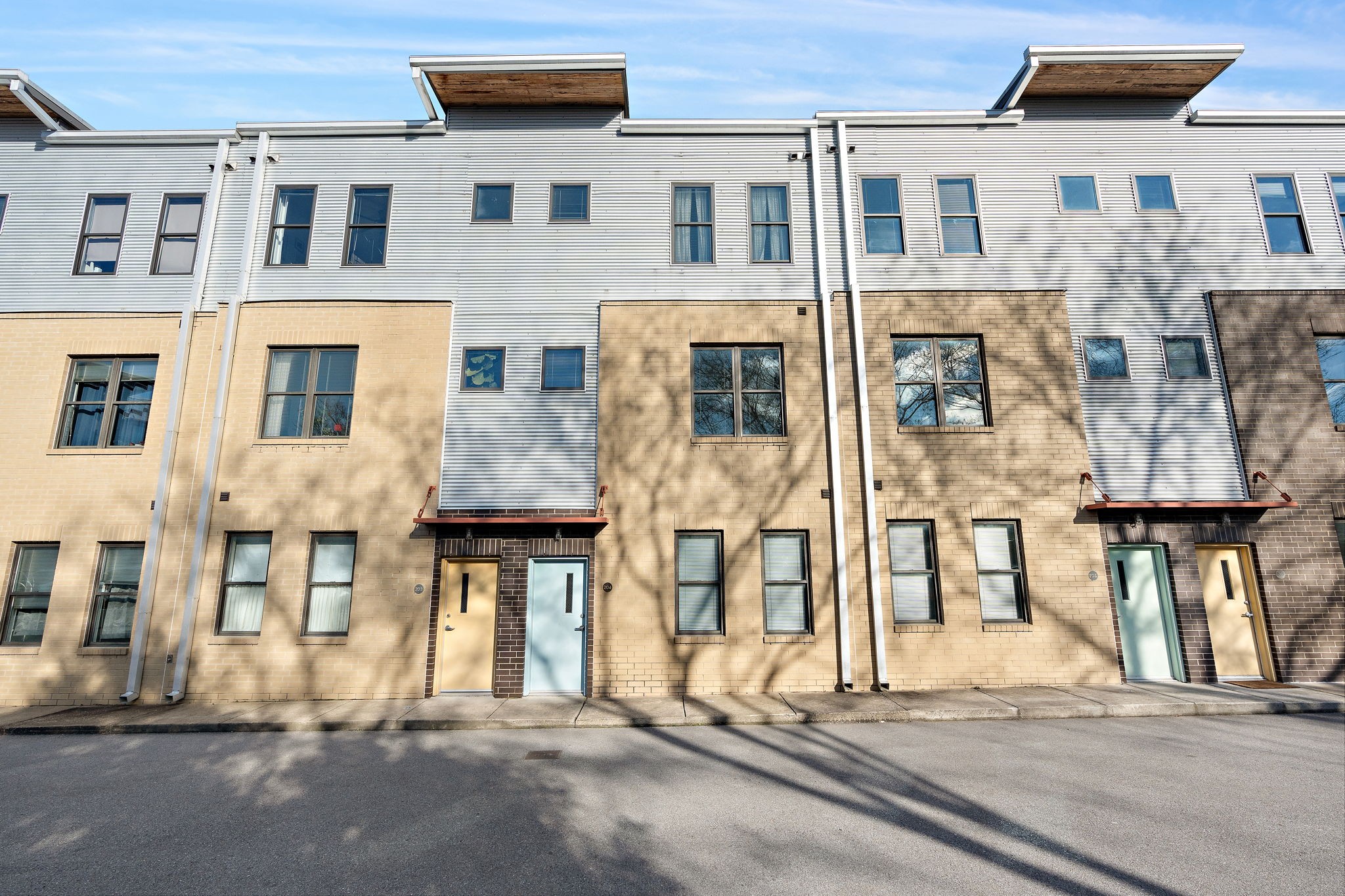 1225 4th Ave, S Unit: 204